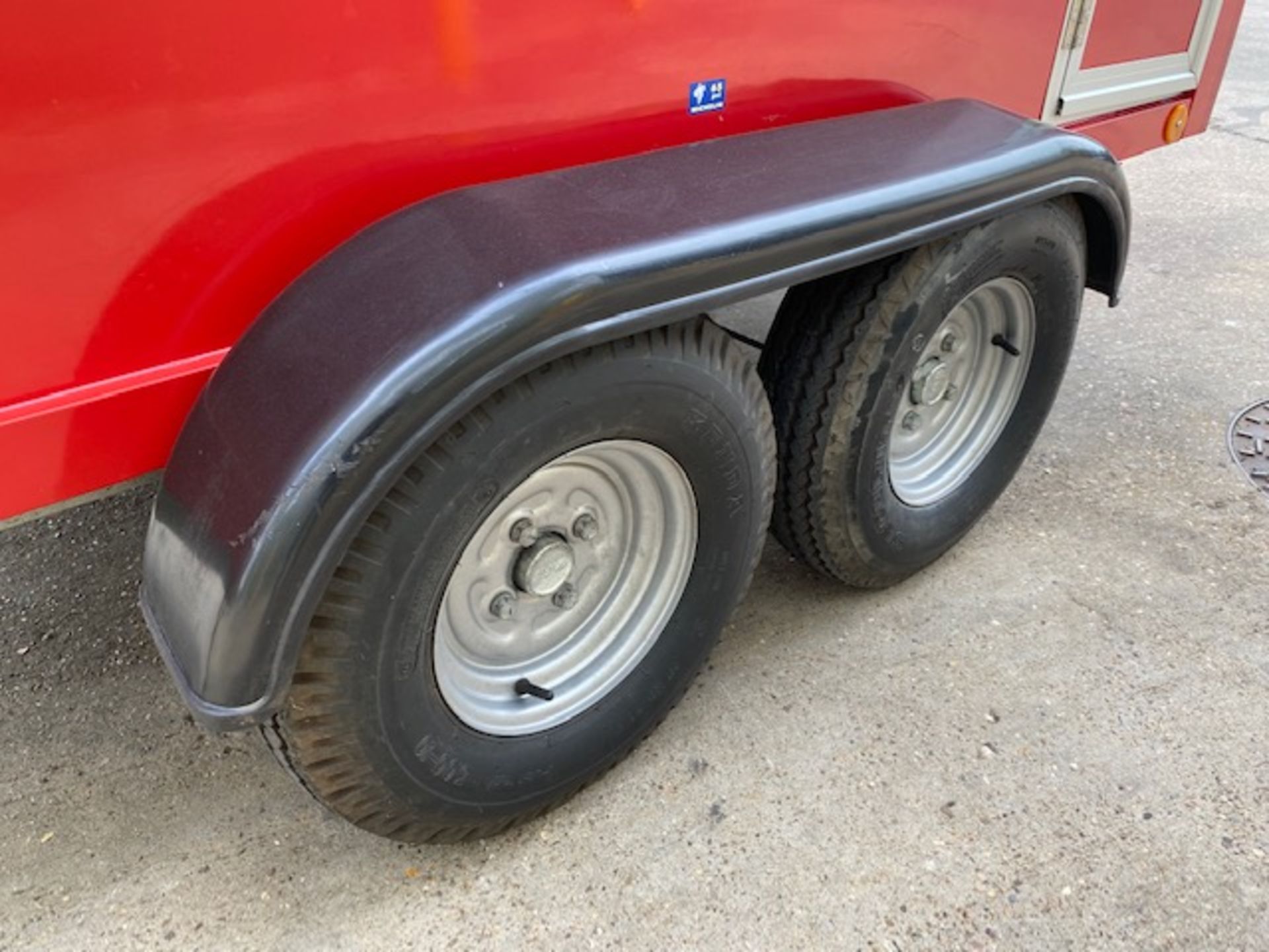 AJC Twin Axle Welfare Trailer - Image 37 of 39