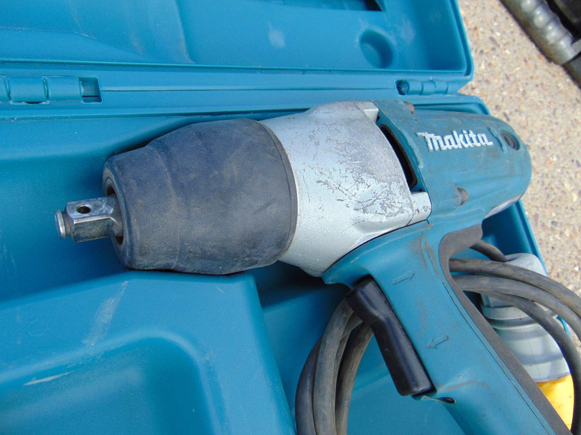 Makita TW0350 1/2" Drive Impact Wrench - Image 2 of 3