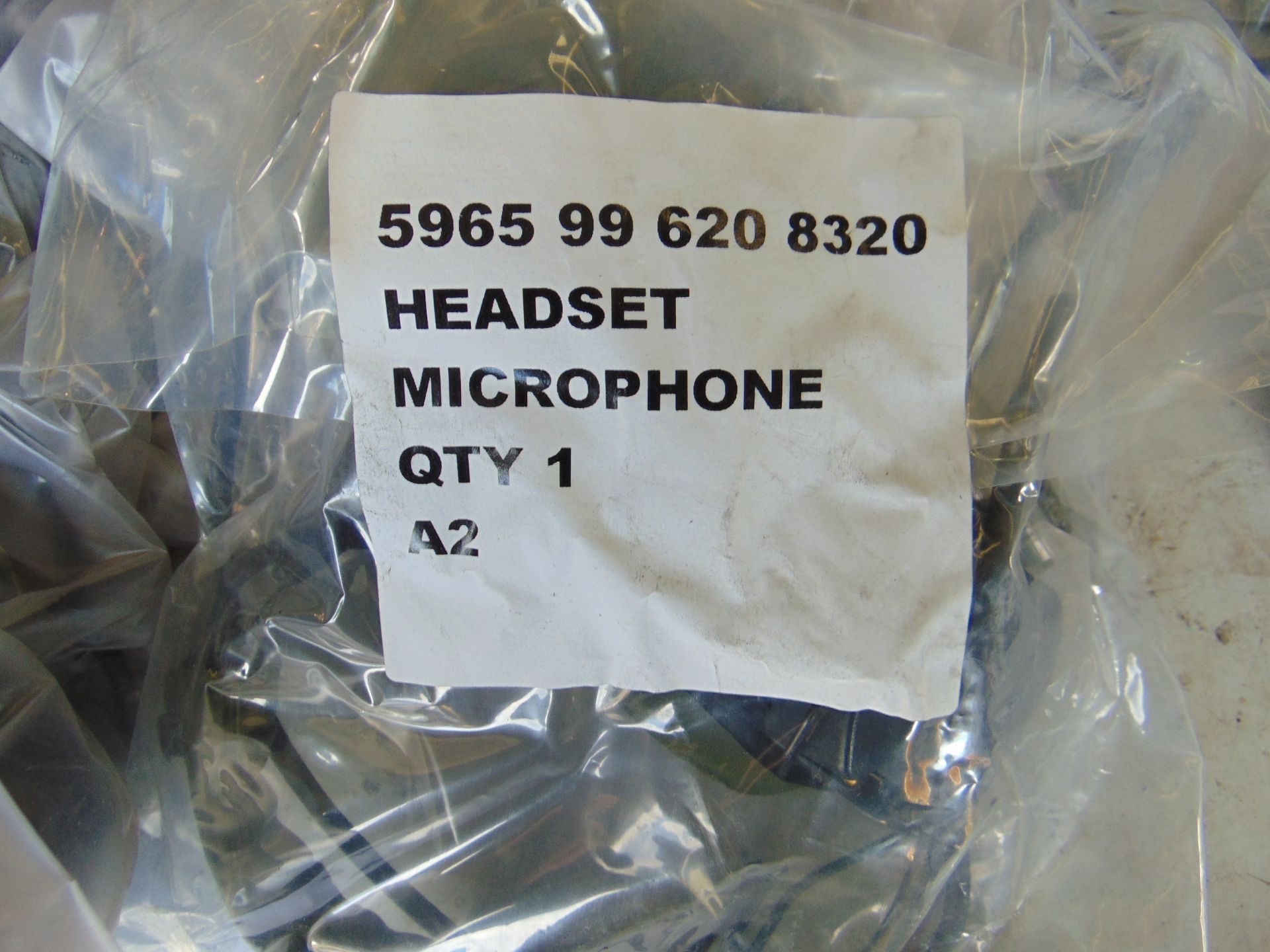 8X HEADSET MICROPHONES AS SHOWN - Image 3 of 4