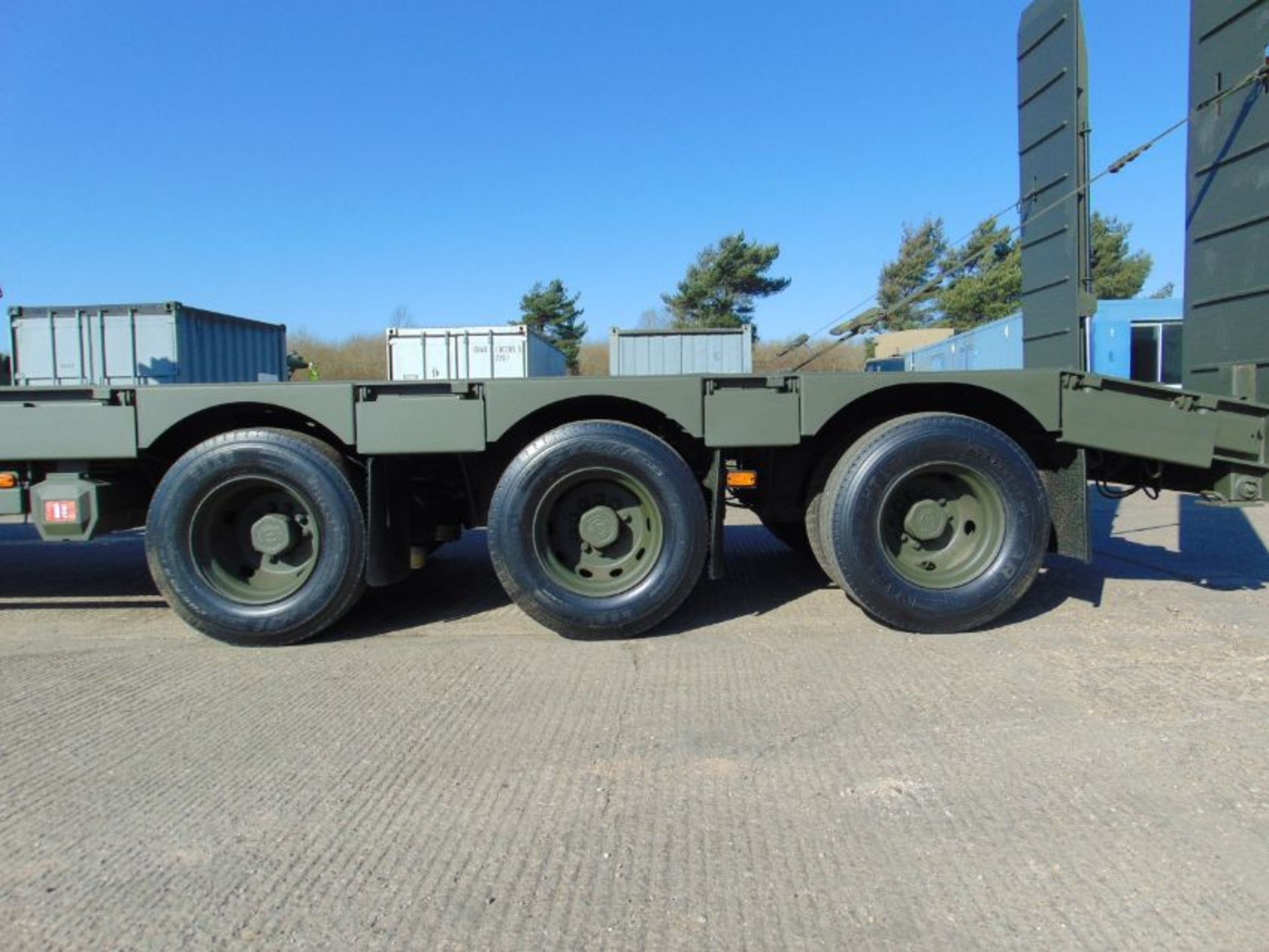 EX RESERVE Broshuis E-2130 Tri Axle Stepframe 43 Ton Trailer - Image 36 of 59