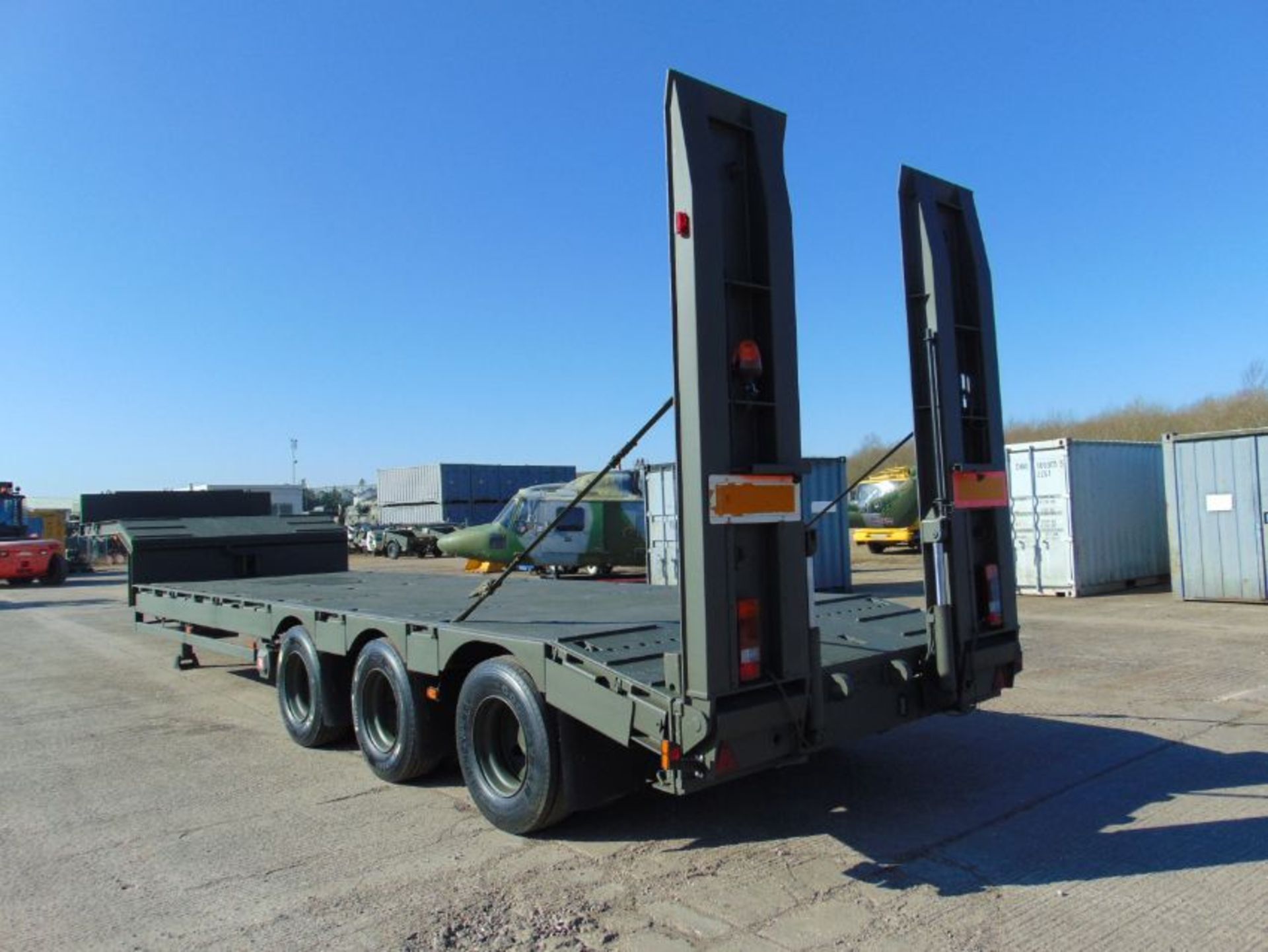 EX RESERVE Broshuis E-2130 Tri Axle Stepframe 43 Ton Trailer - Image 28 of 59