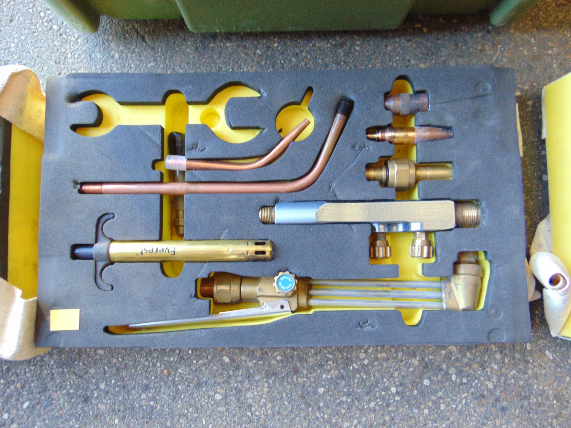 Oxi Acetalyne welding/ cutting set - Image 3 of 8