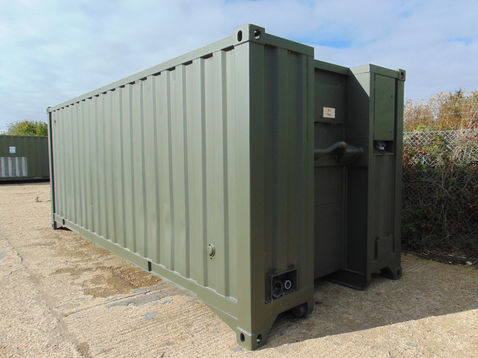 Demountable Front Line Ablution Unit in 20ft Container with hook loader, Twist Locks Etc - Image 4 of 30