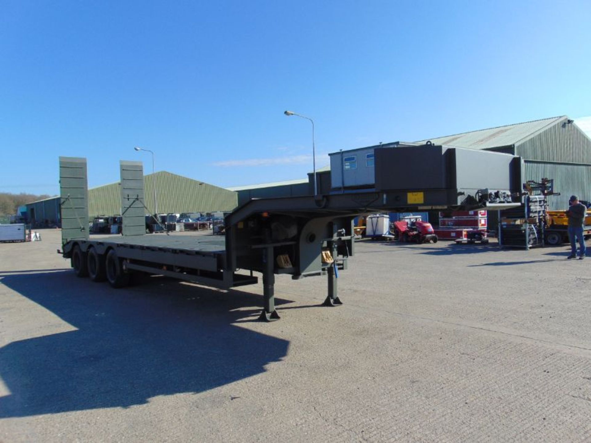 EX RESERVE Broshuis E-2130 Tri Axle Stepframe 43 Ton Trailer - Image 34 of 59