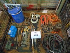 1X STILLAGE OF RECOVERY EQUIPMENT TOOLS GREASE GUN ETC