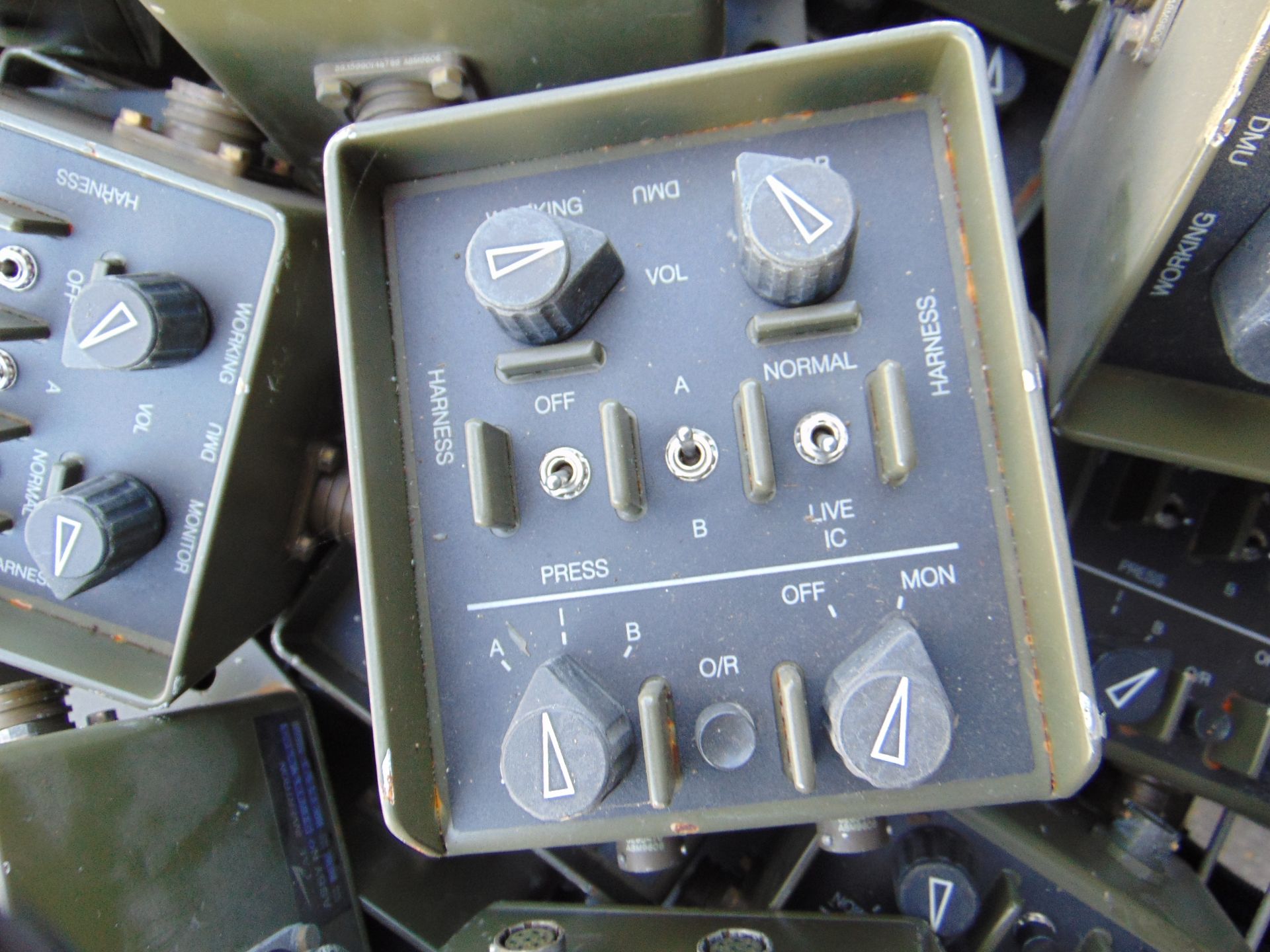 1X STILLAGE 40+ RT321 SIMULATED RADIOS CONTROL BOXES ETC - Image 7 of 8