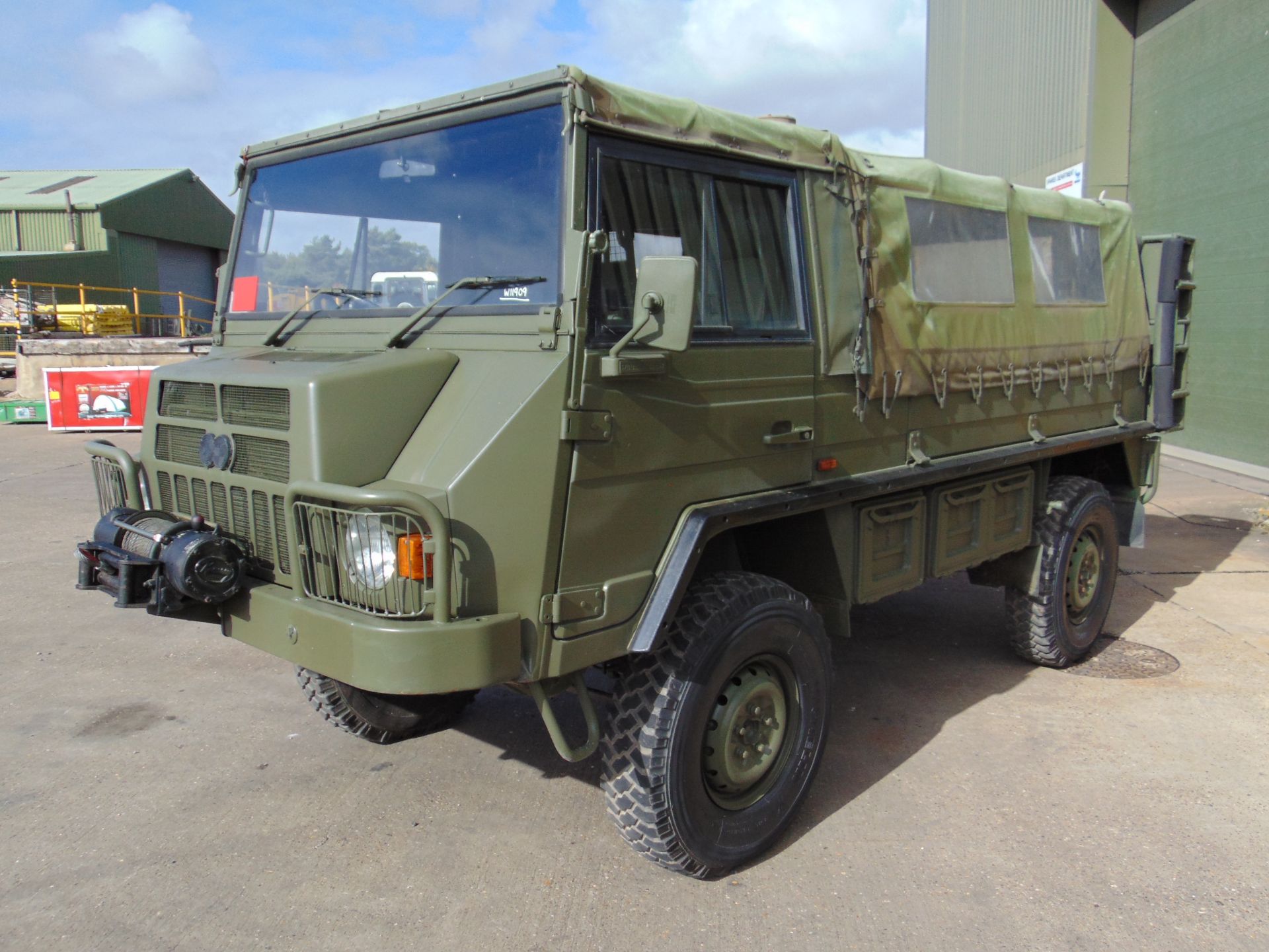 Military Specification Pinzgauer 716 4X4 Soft Top ONLY 26,686 MILES! - Image 4 of 37