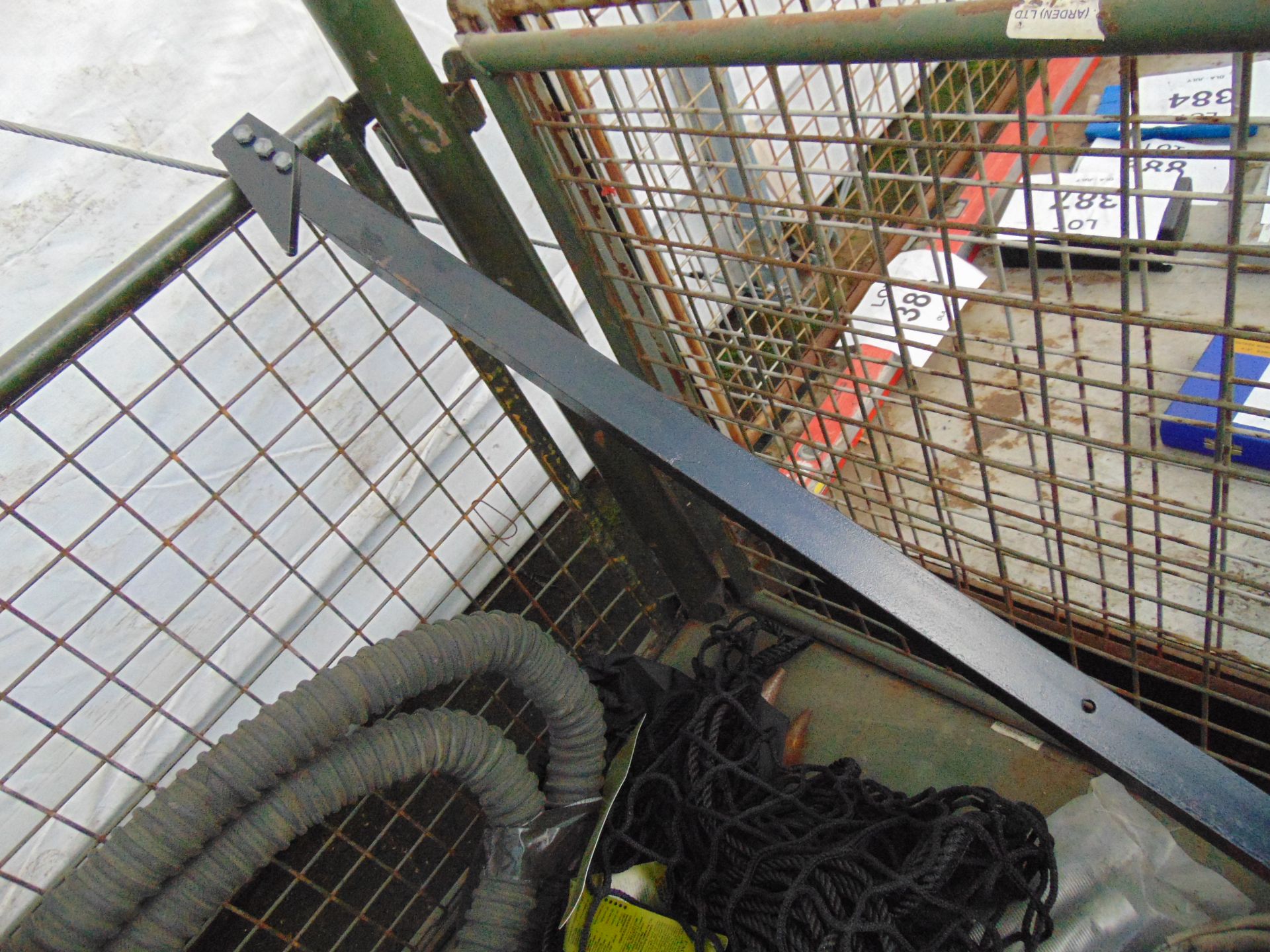 7x Land Rover Wolf Towing/ Recovery Straps, Cargo Net, Snatch Barbed Wire Cutter etc - Image 4 of 6