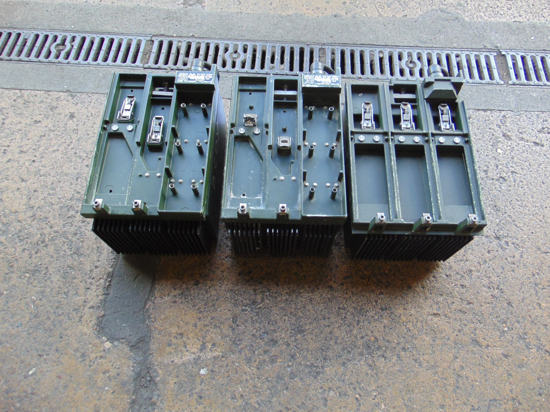 3 x Clansman Intelligent Batteries Management Units with Universal Battery Trays - Image 2 of 7