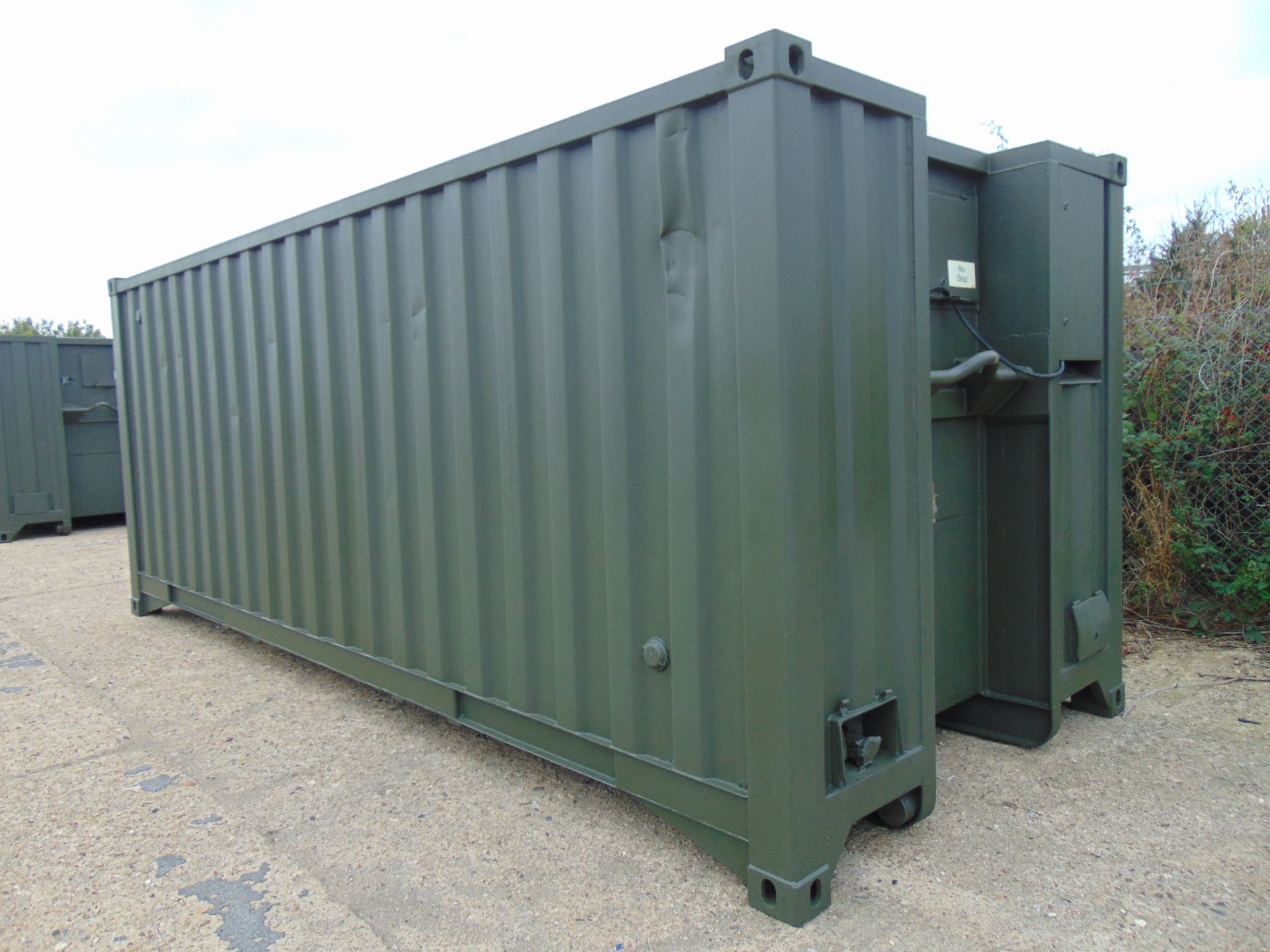 Demountable Front Line Ablution Unit in 20ft Container with hook loader, Twist Locks Etc - Image 24 of 28