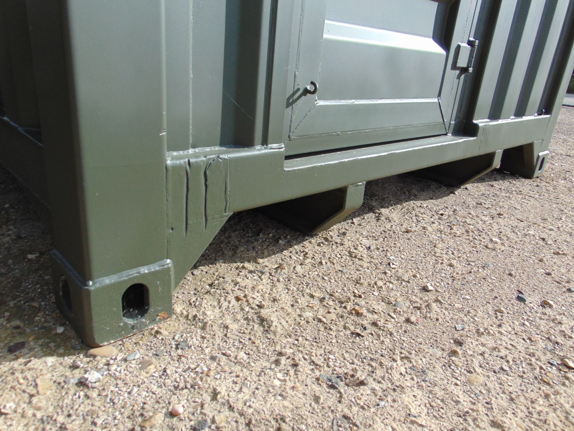 Demountable Front Line Ablution Unit in 20ft Container with hook loader, Twist Locks Etc - Image 27 of 30