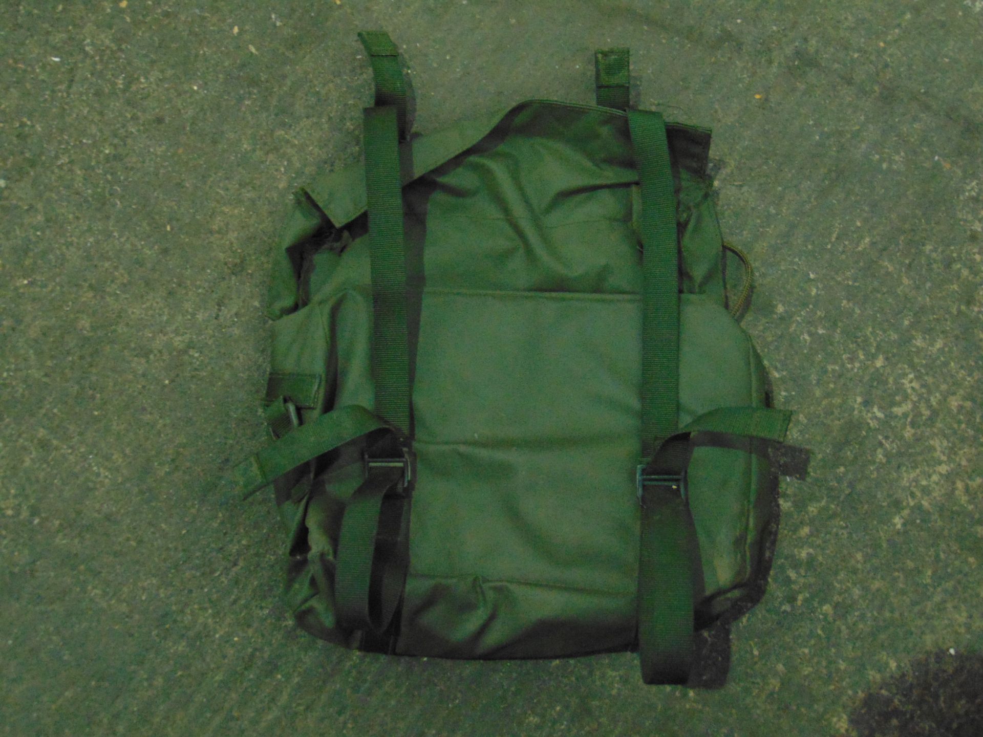 1X STILLAGE OF COMMS BAGS, ANTENA COVERS, ETC - Image 7 of 9