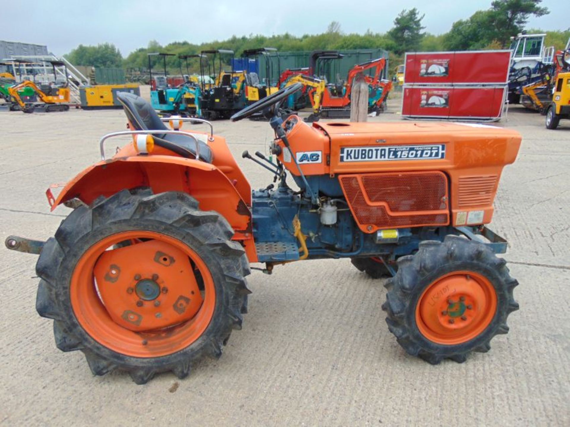 Kubota L1501DT 4WD Compact Tractor ONLY 1691 HOURS! - Image 6 of 15