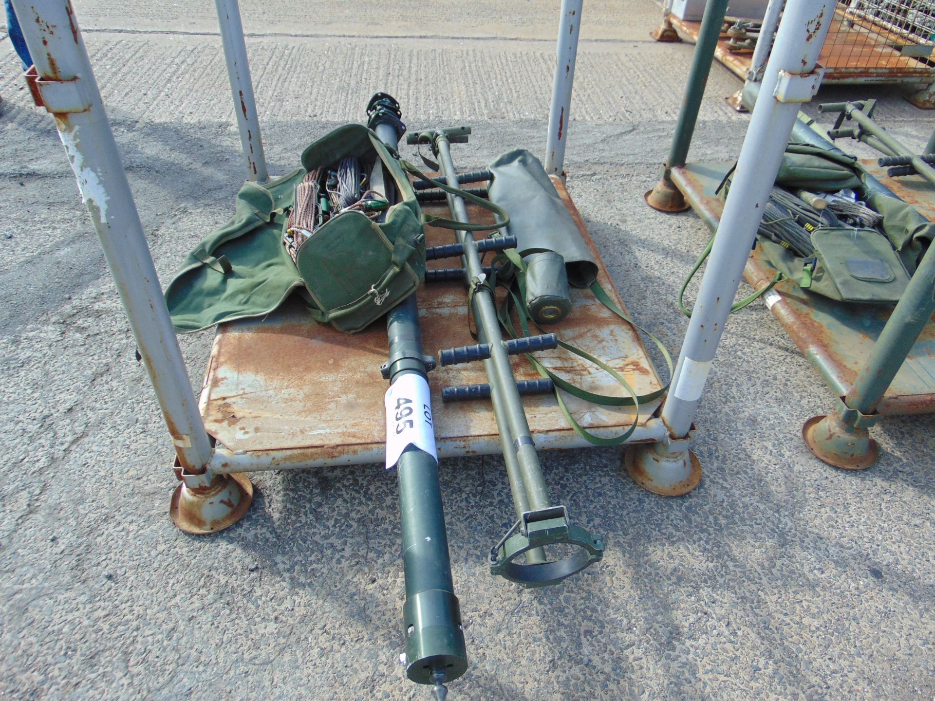 Racal Extending Comms Mast c/w kit as shown - Image 4 of 4