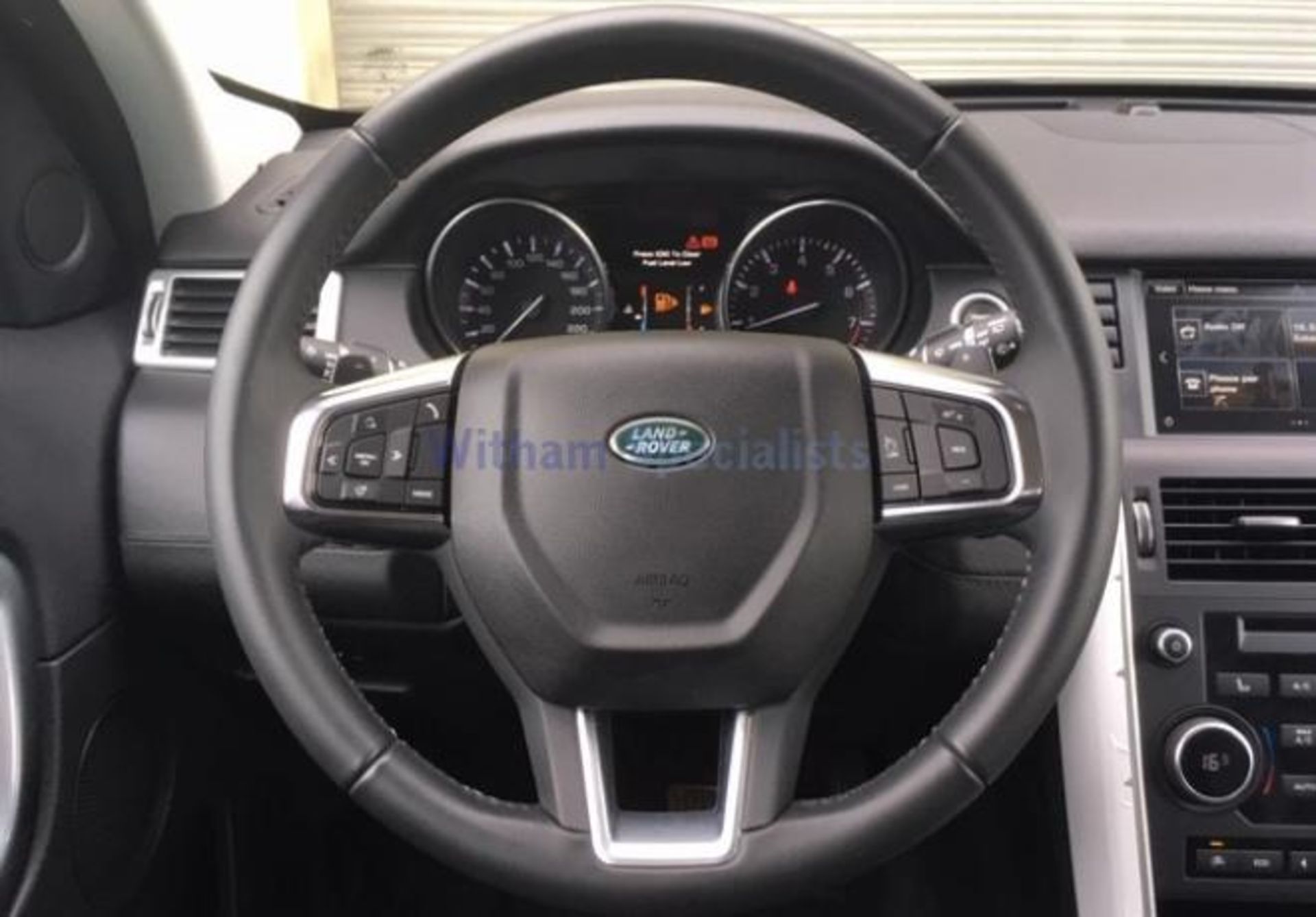 2015 Land Rover Discovery Sport 2.0 GTDI HSE Luxury 4x4 LHD, New and Unused - Image 14 of 18