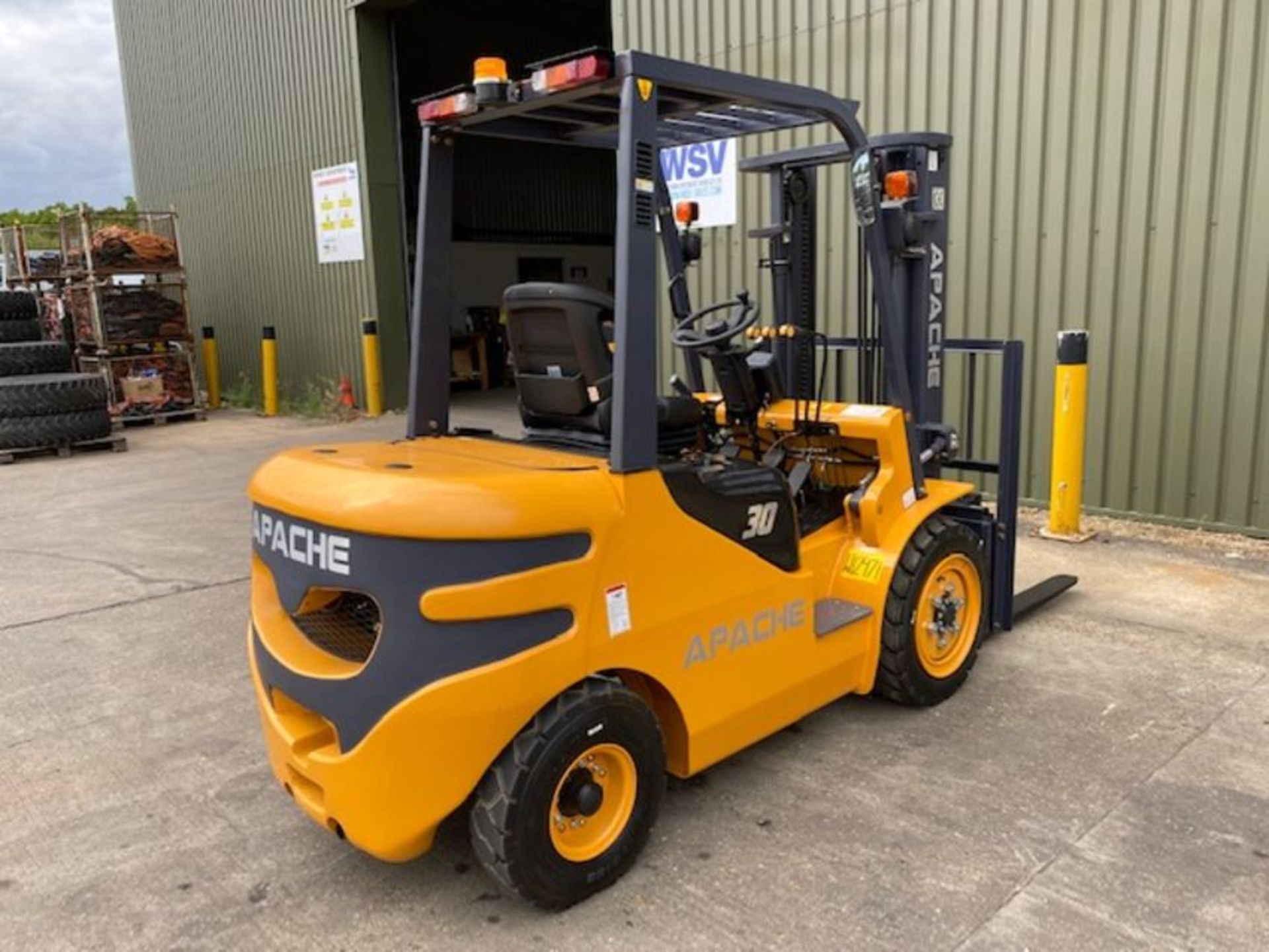 **NEW UNUSED 2022 Apache HH30Z 3000Kg Diesel Fork Lift Truck** - Image 8 of 37