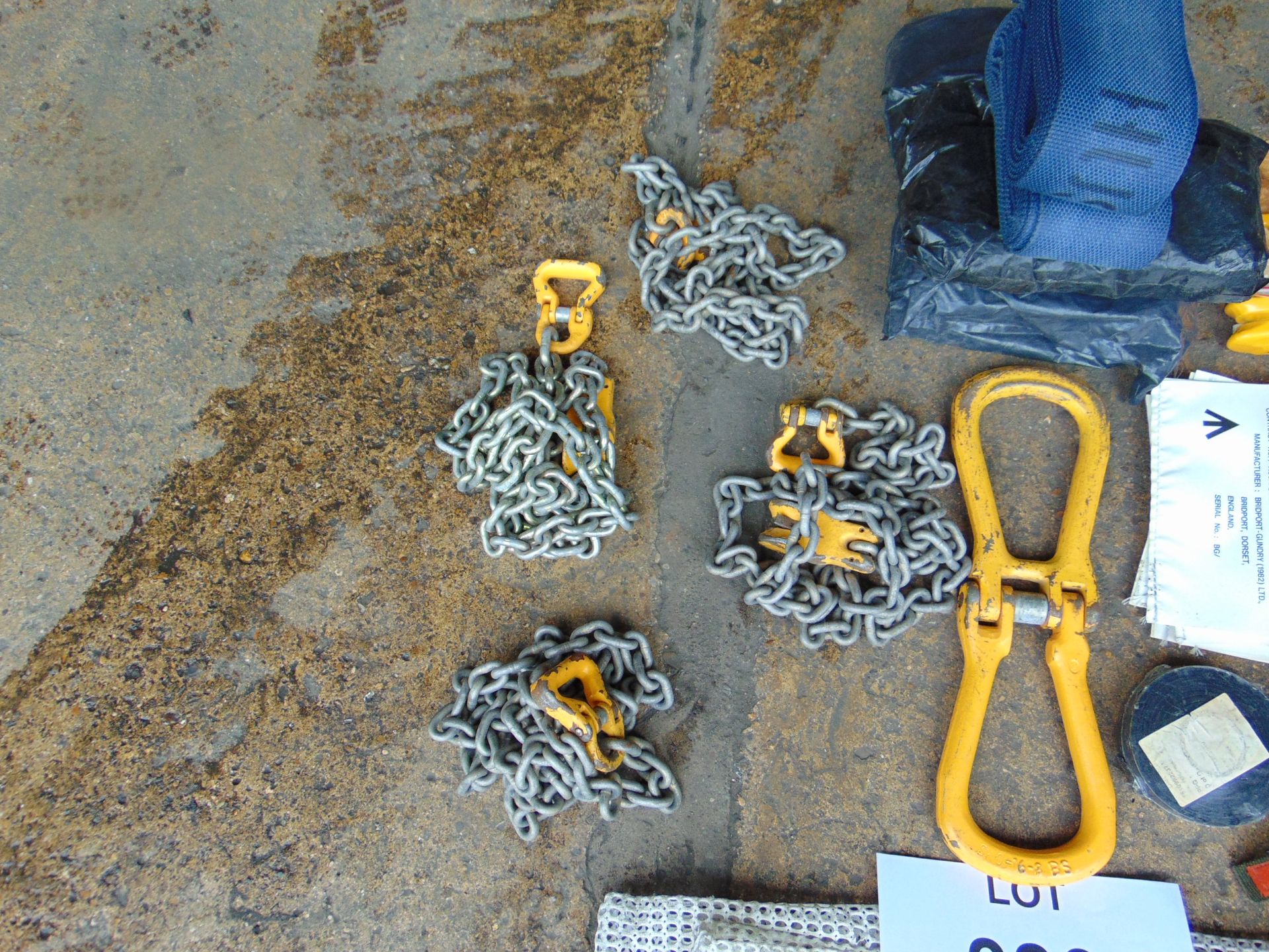 Lifting Kit c/w chains Straps etc Unissued - Image 3 of 4