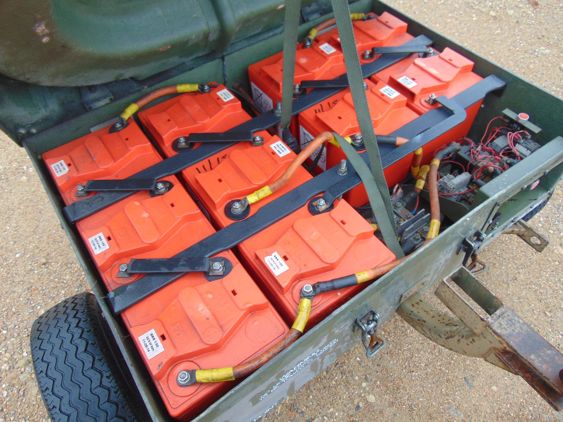 Aircraft Battery Electrical Starter Trolley c/w Batteries and Cables, From RAF - Bild 9 aus 10