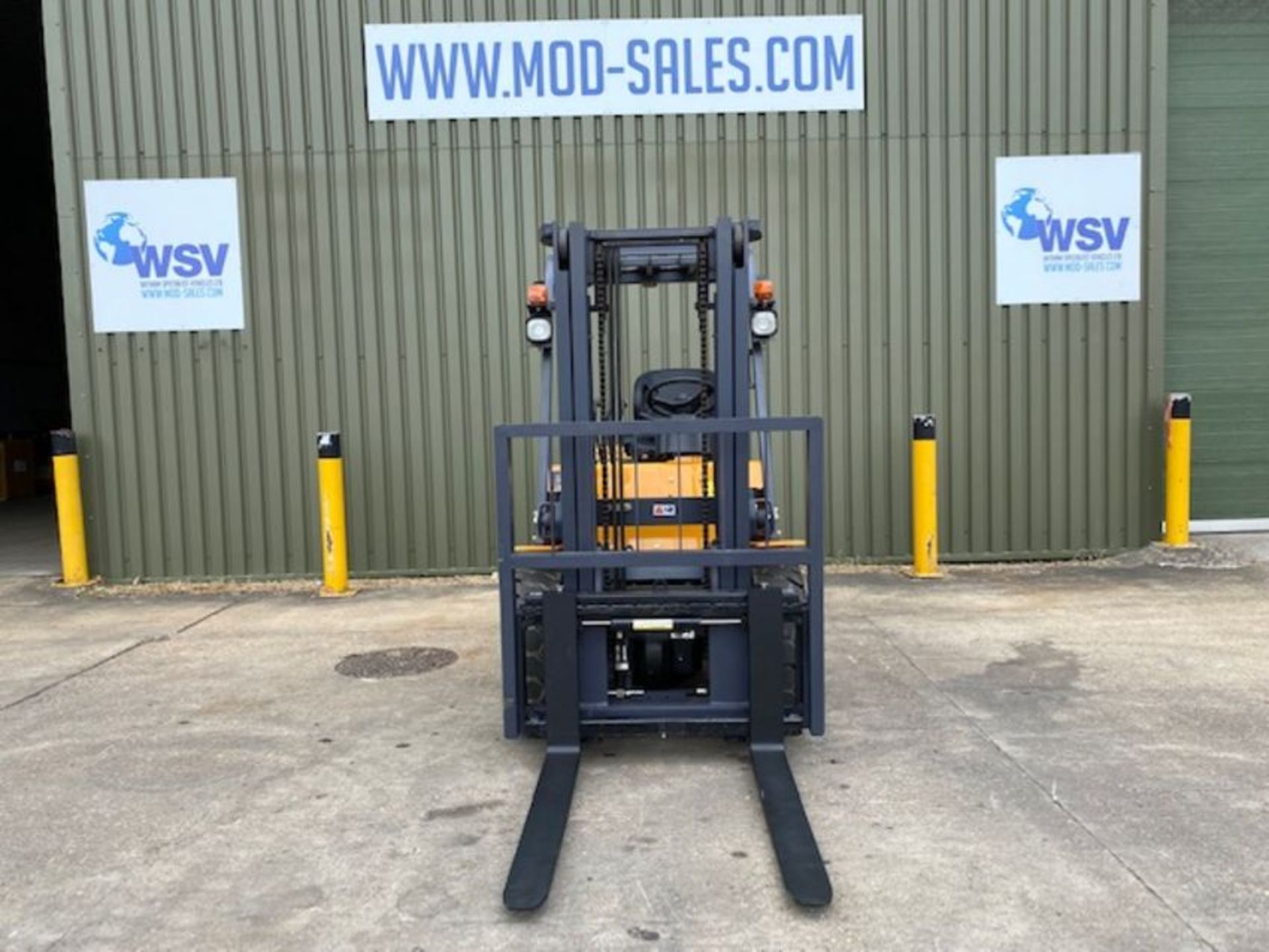 **NEW UNUSED 2022 Apache HH30Z 3000Kg Diesel Fork Lift Truck** - Image 3 of 37