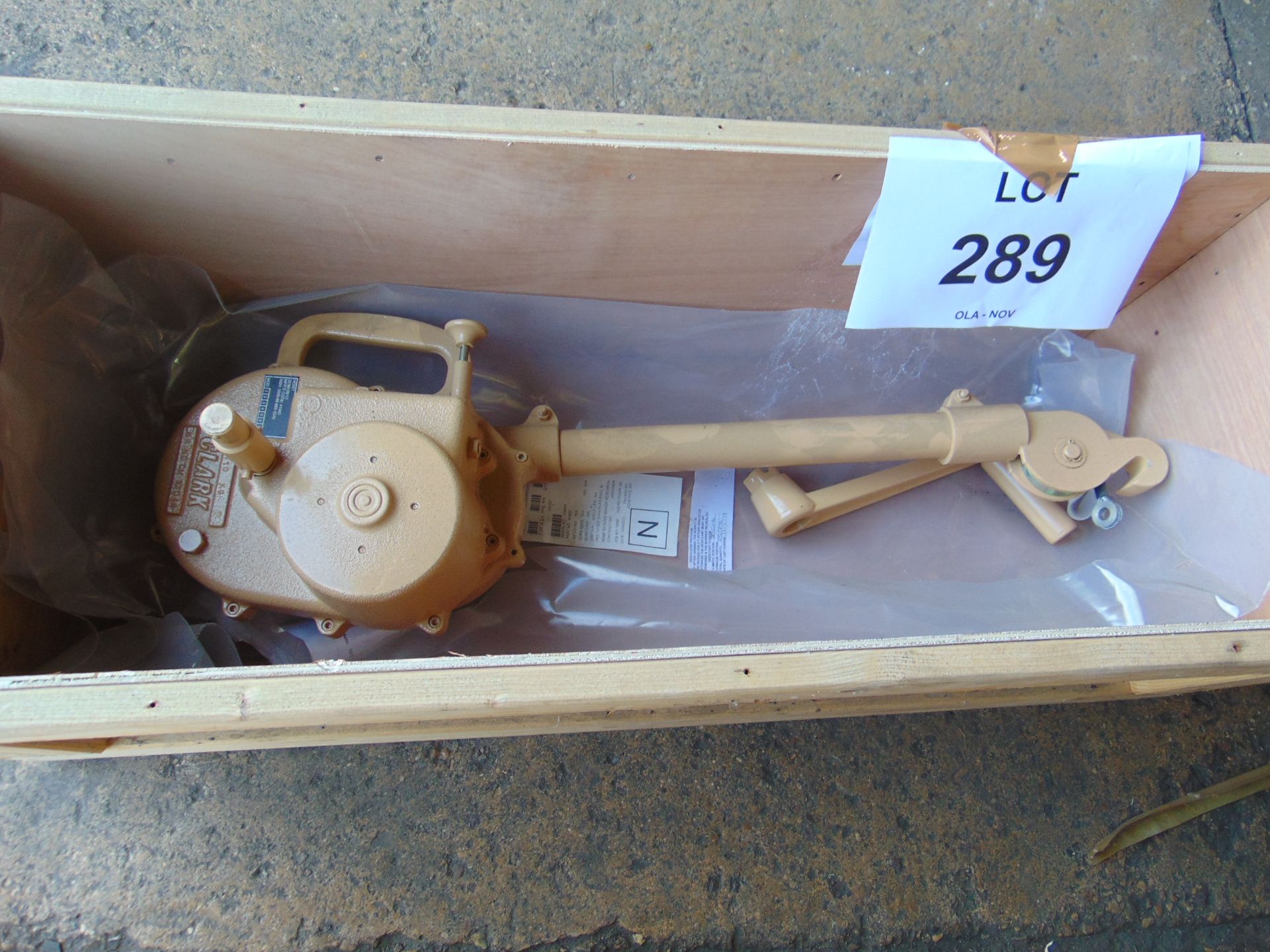 1 x New Unissued Winch / Hoist Assembly in Crate - Image 2 of 6