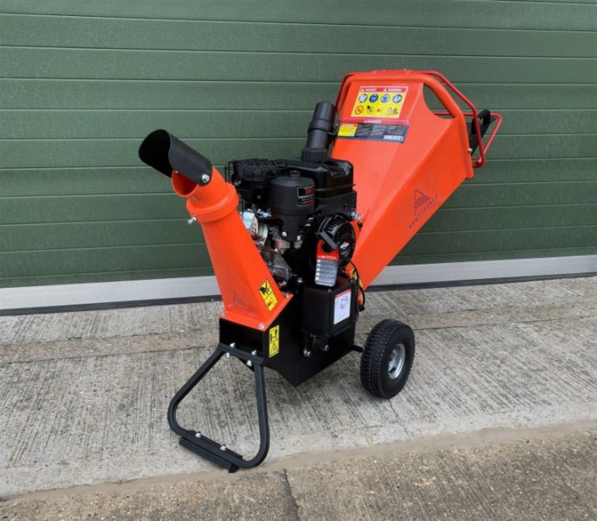 ** BRAND NEW ** Unused Armstrong DR-GS-65H Electric start Petrol Wood Chipper - Image 3 of 30