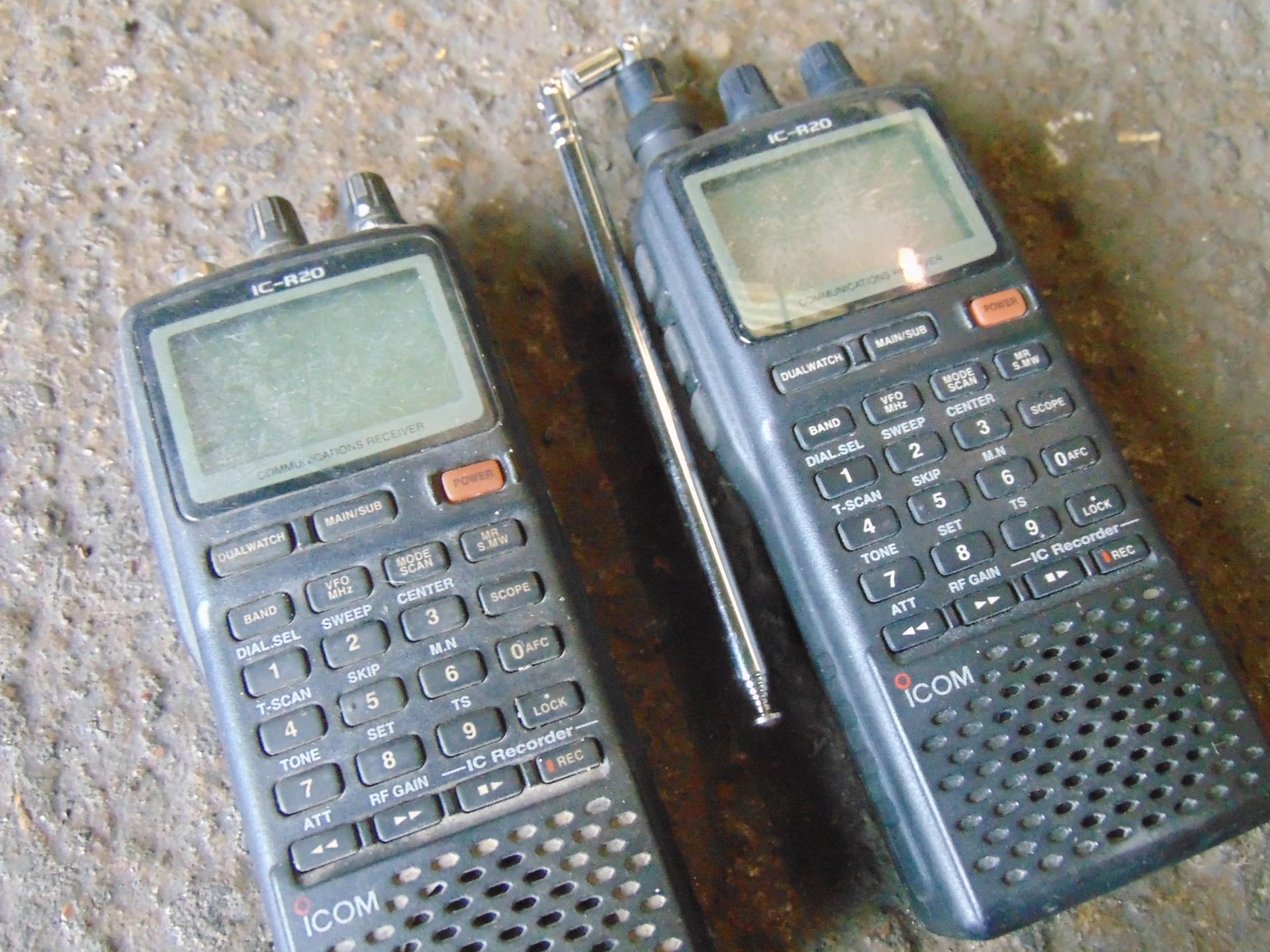2 x Icom IC-R20 Handy All Mode Receiver Ideal for Amateur Ham Radio Etc - Image 2 of 3