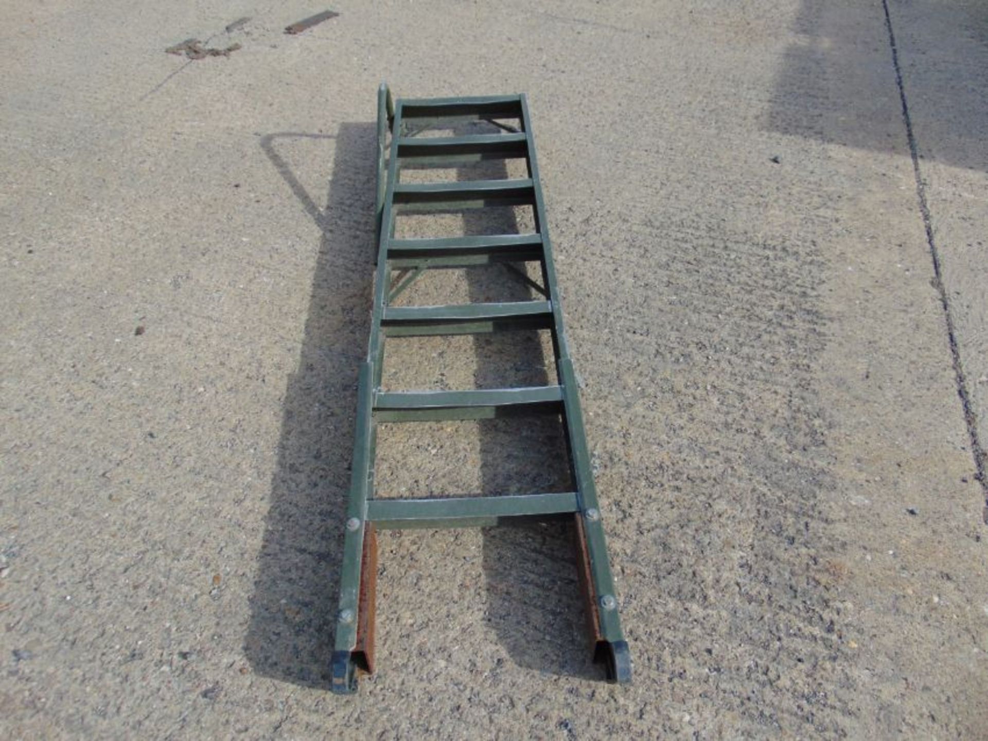 Vehicle Access Ladder - Image 2 of 4