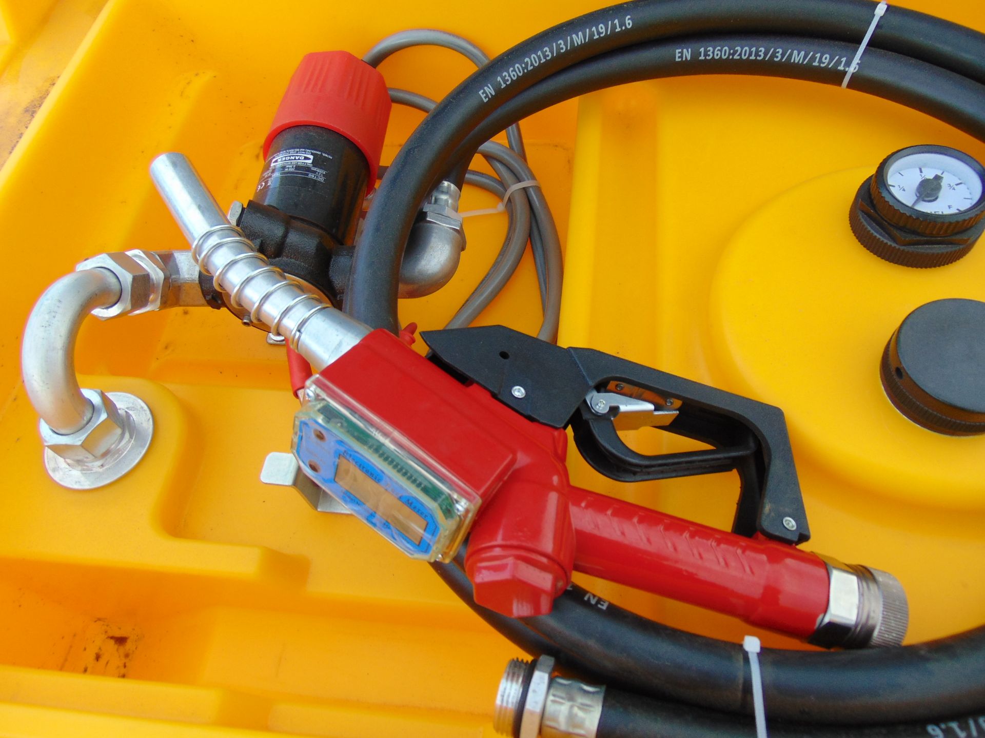 **NEW UNUSED** DTK 480L Mobile Diesel Tank C/W 12v Fuel Pump, Nozzle, Hose etc - Image 4 of 13