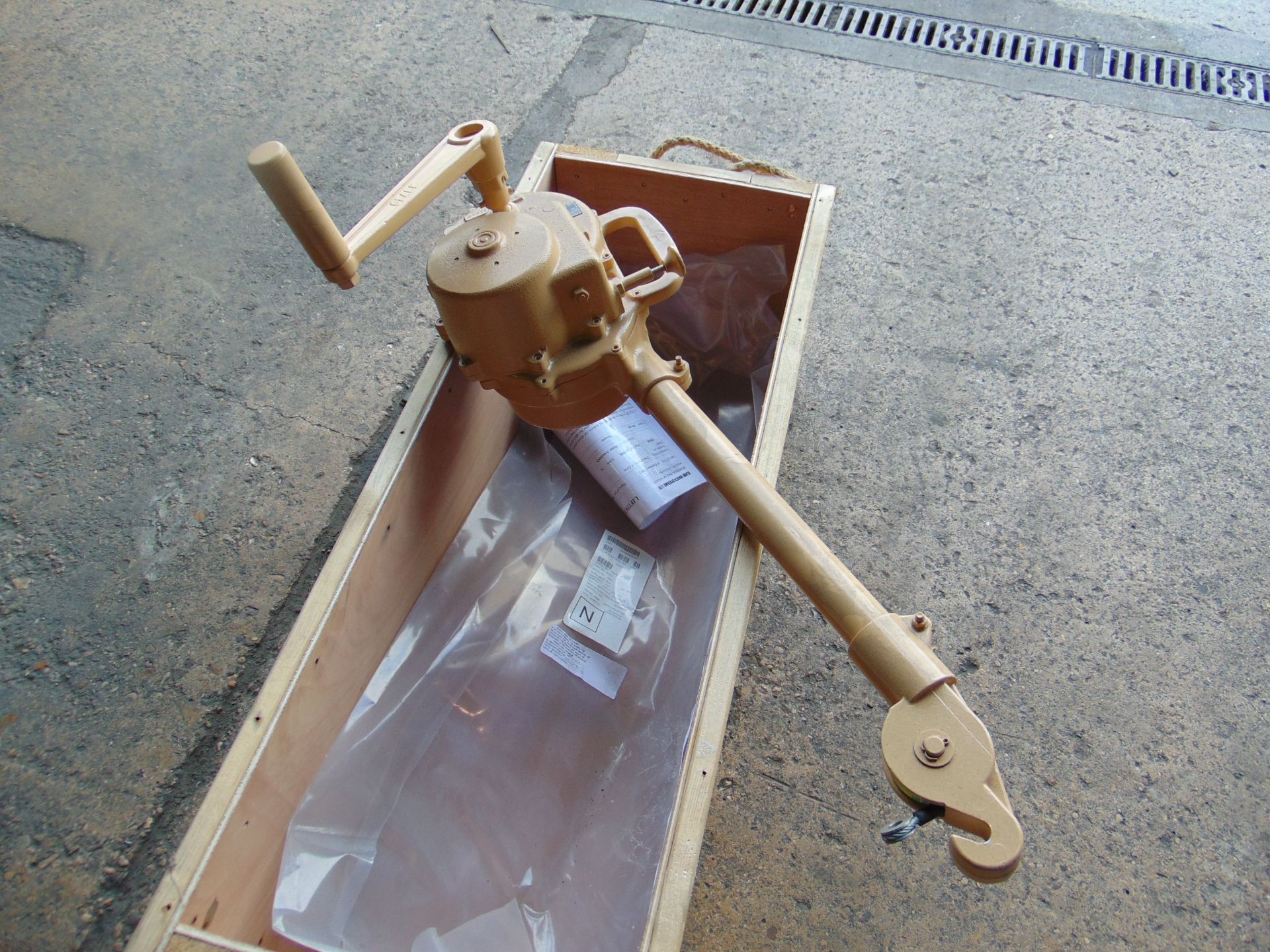 1 x New Unissued Winch / Hoist Assembly in Crate - Image 4 of 6