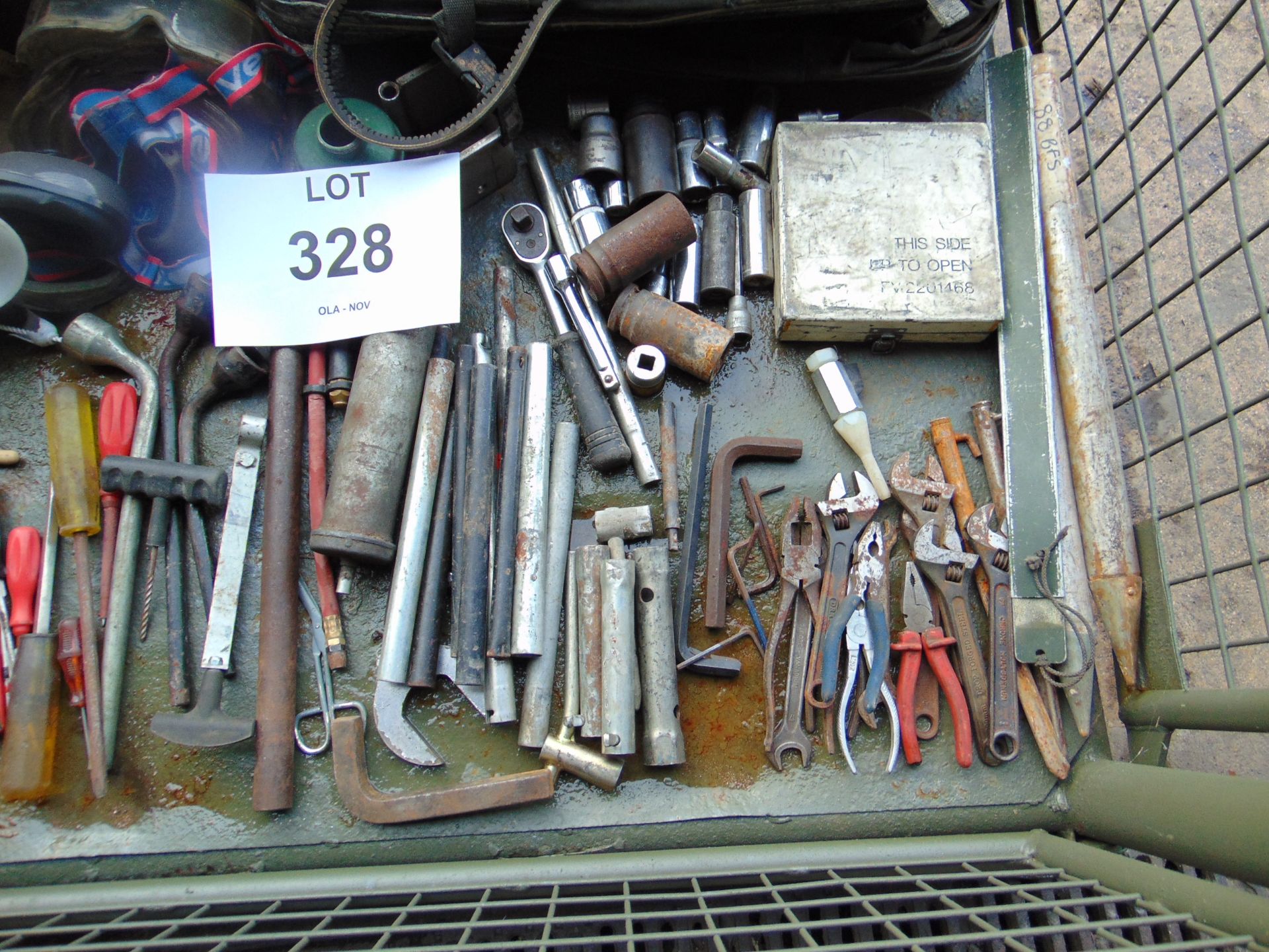 1 x Stillage of Tools as shown - Image 2 of 5