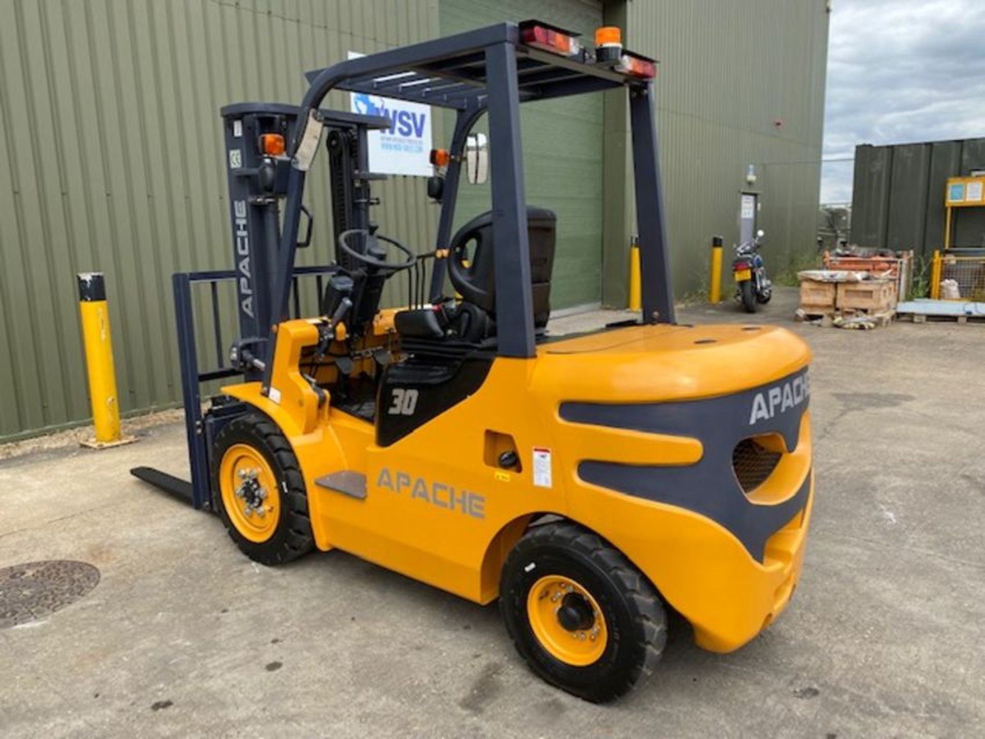 **NEW UNUSED 2022 Apache HH30Z 3000Kg Diesel Fork Lift Truck** - Image 6 of 37