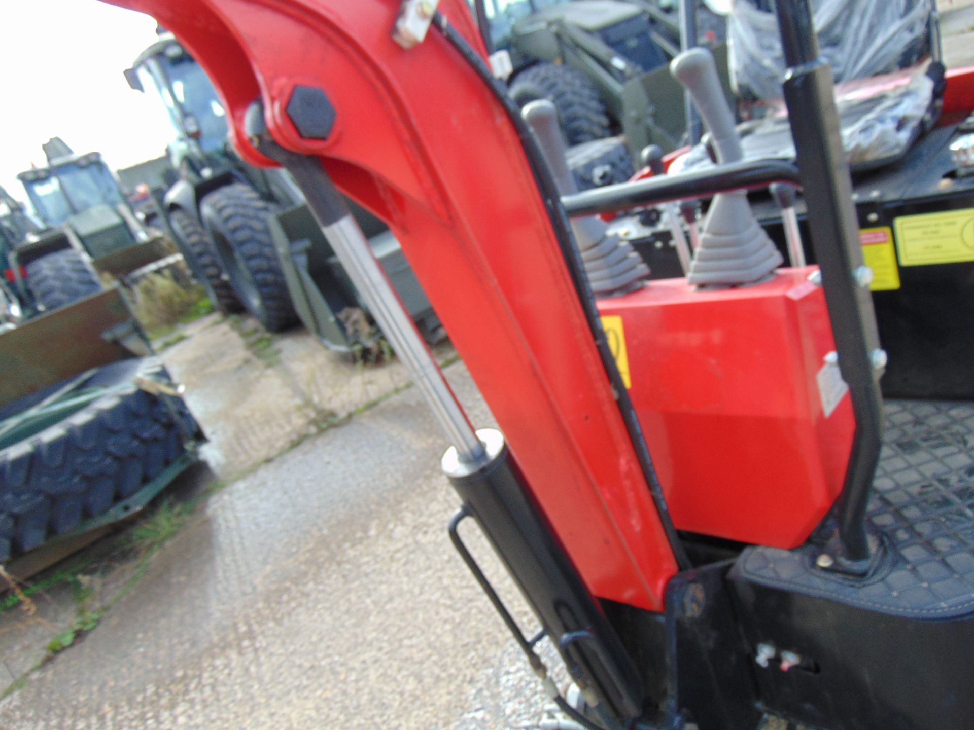 NEW UNUSED 2022 JPC HT12 Mini Excavator - Image 15 of 19