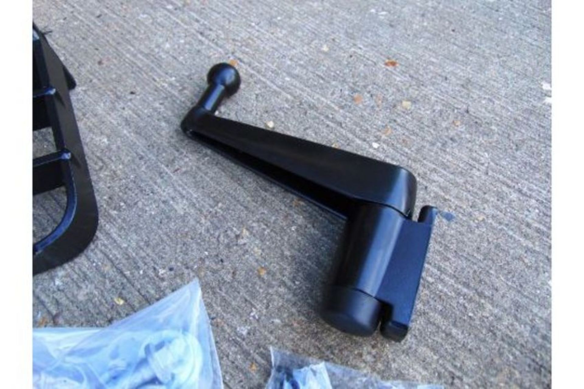 Land Rover Wolf Hard Top Rear Step Modification Kit Unissued - Image 4 of 5
