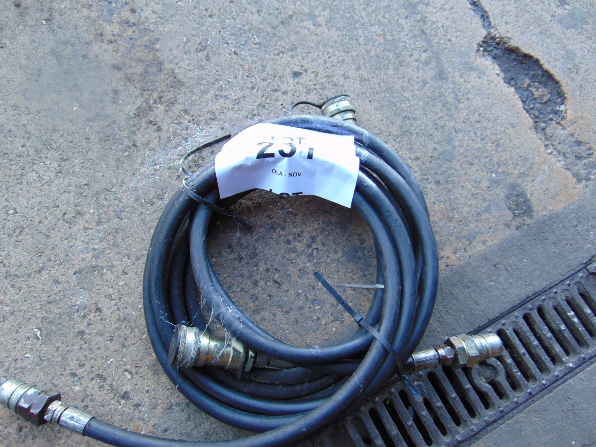 1 x Pair of Hydraulic Hoses c/w Quick fit Connections
