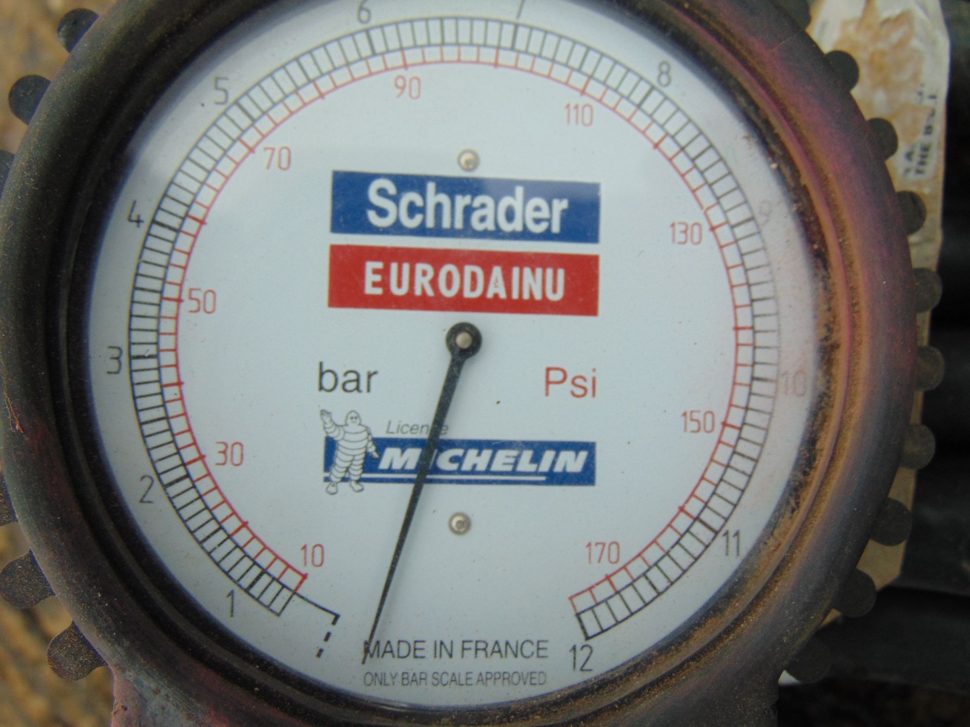 Unused Schrader Airline Assy consisting of 1x 3m airline, 1x 10m airline and pressure guage - Image 2 of 4