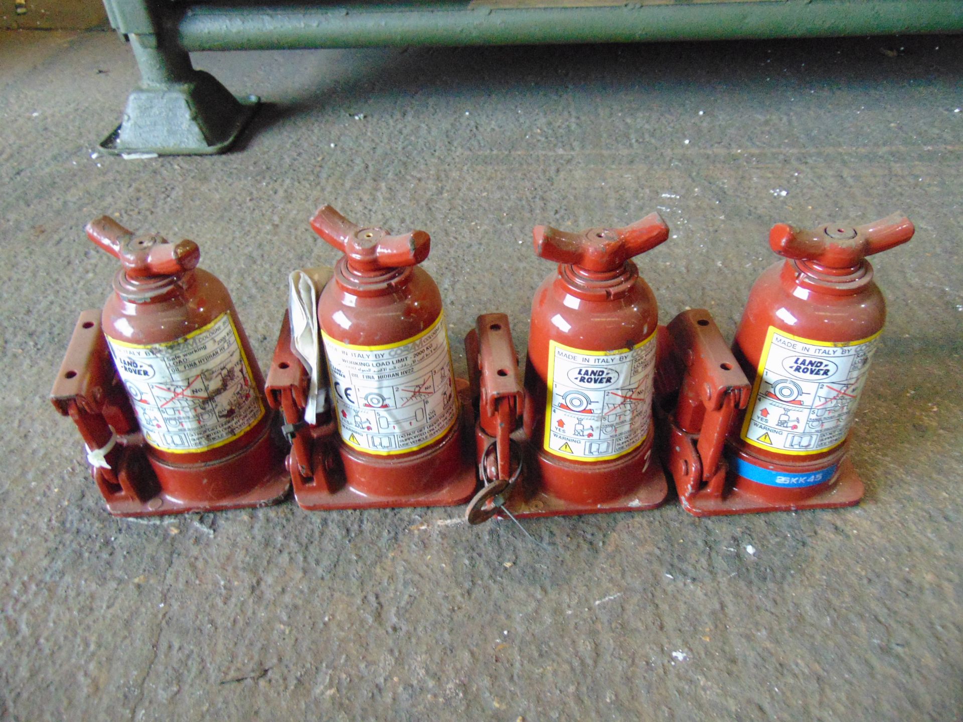 4 x Land Rover 2000Kg Hydraulic Jacks