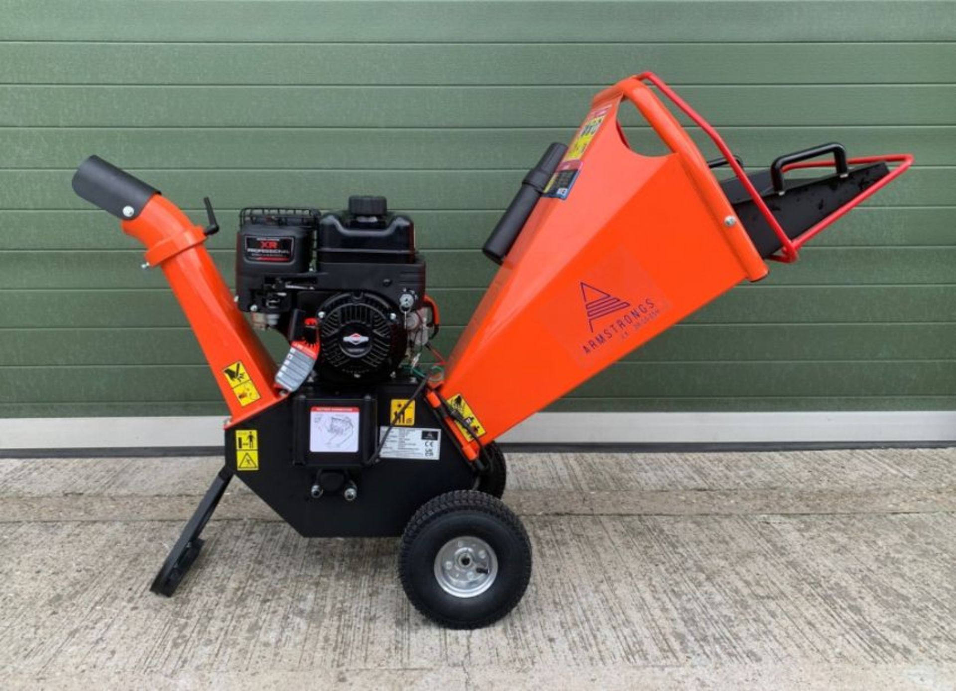 ** BRAND NEW ** Unused Armstrong DR-GS-65H Electric start Petrol Wood Chipper - Image 8 of 30