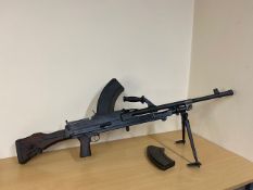 WW2 .303 Bren MK 1 Dated 1943 Deactivated to latest Spec c/w 2 Magazines