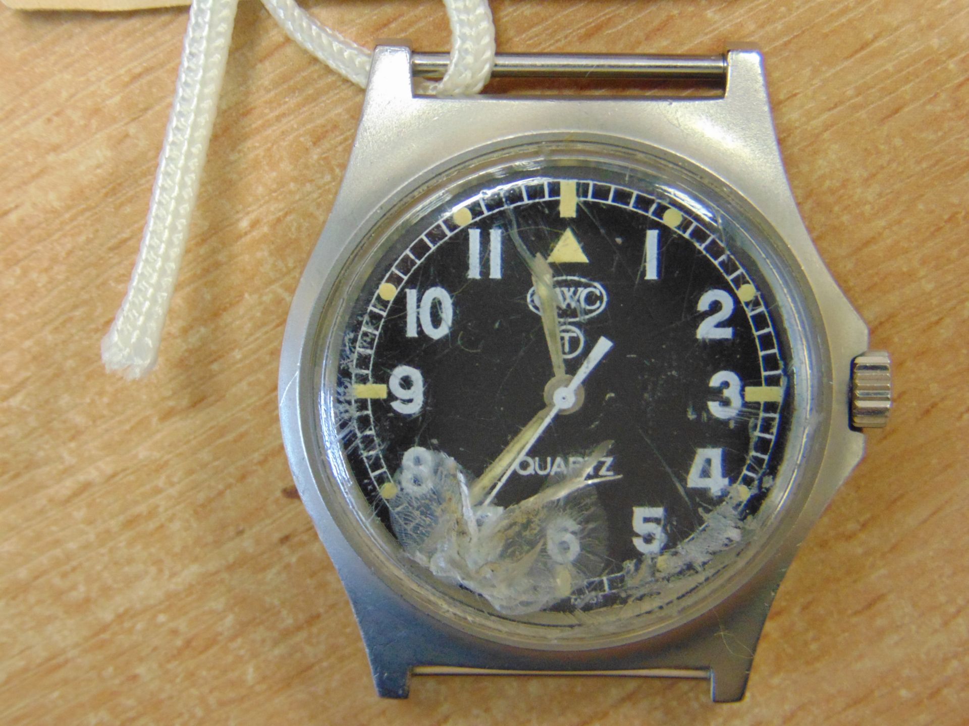 CWC W10 BRITISH ARMY SERVICE WATCH -WATER RESISTANT TO 5 ATM NATO MARKS DATE 2005 *CHIP IN GLASS*