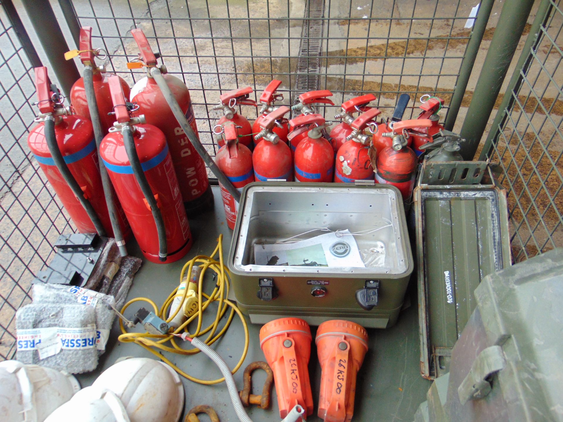 1x Stillage of Tools, Helmets, Fire ext, Torches ete - Bild 5 aus 6