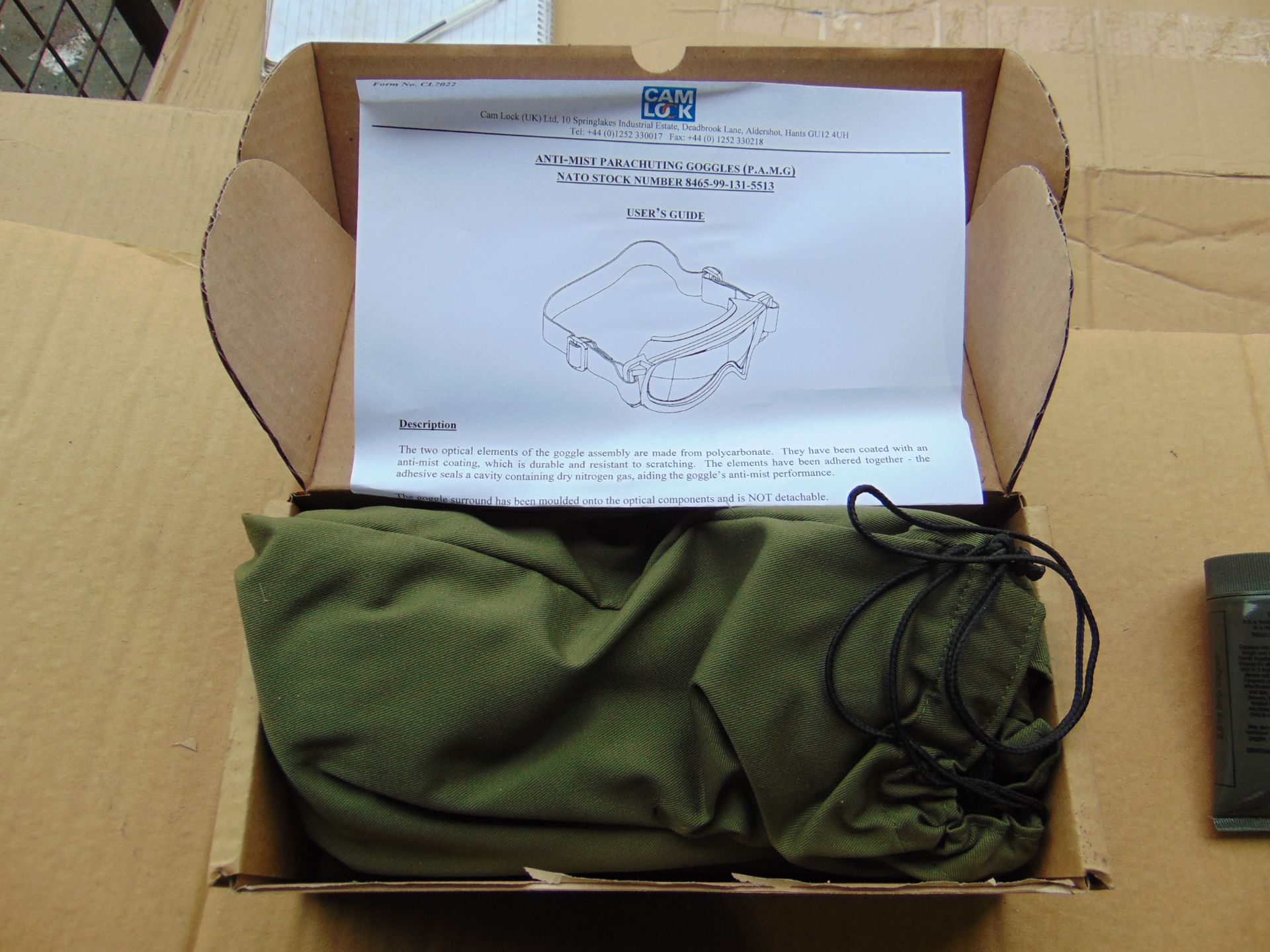 NEW UNISSUED CAM LOCK PARACHUTISTS ANTI MIST GOGGLES . USED BY SAS NATO NUMBERS DATE 2012 - Image 4 of 7