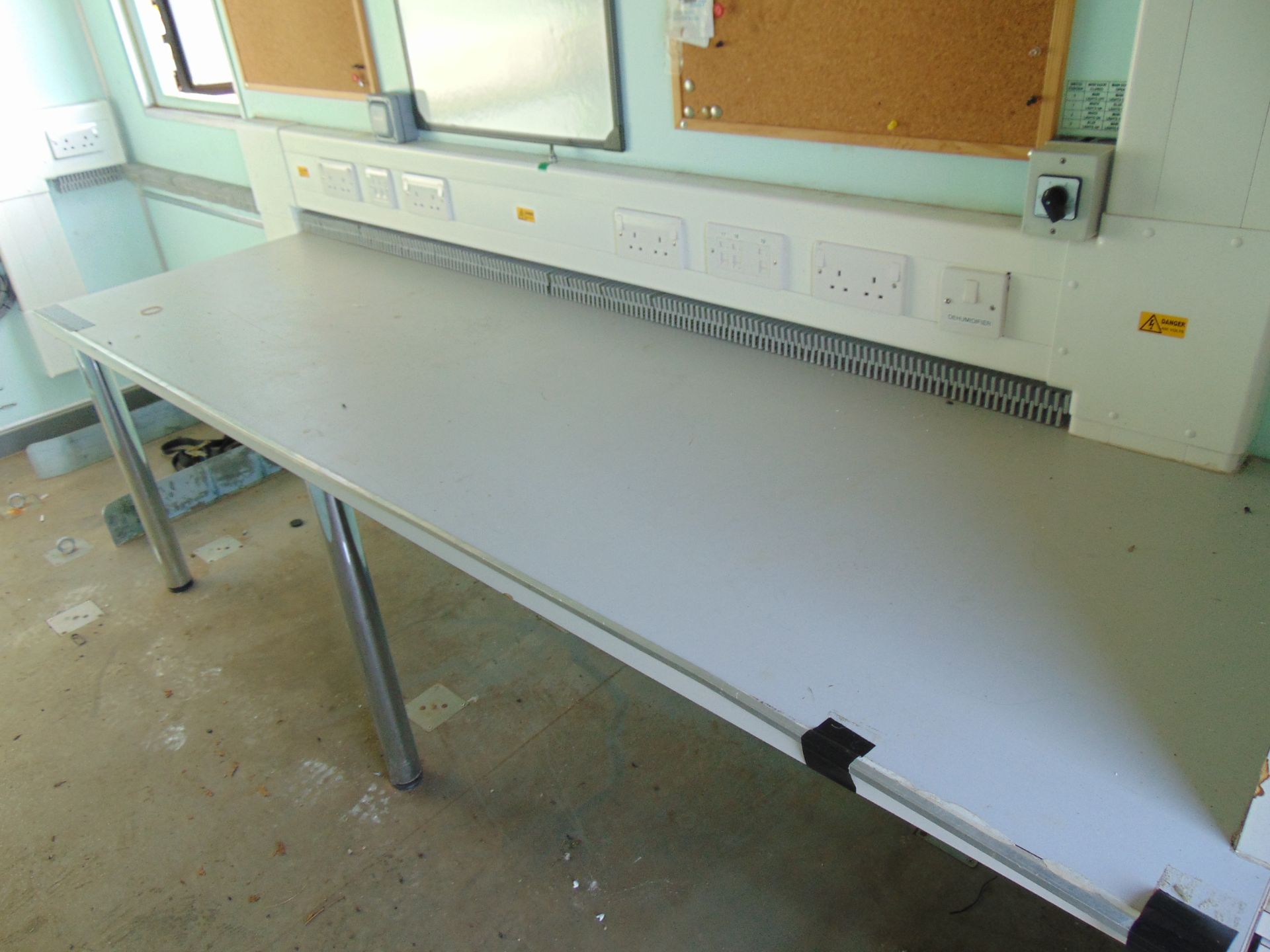 Ex Reserve Demountable Secure Workshop/Office Unit C/W Twist Locks, Air Con, Work Stations etc - Bild 9 aus 33