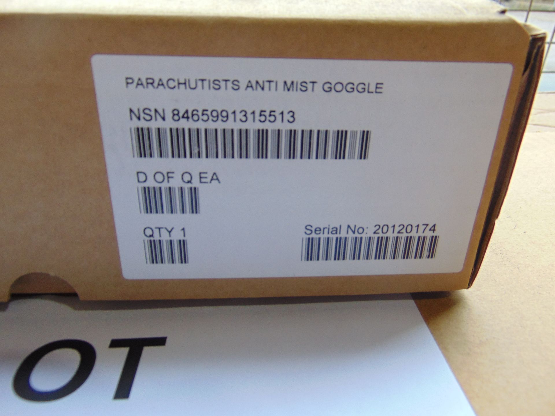 NEW UNISSUED CAM LOCK PARACHUTISTS ANTI MIST GOGGLES . USED BY SAS NATO NUMBERS DATE 2012 - Image 5 of 7