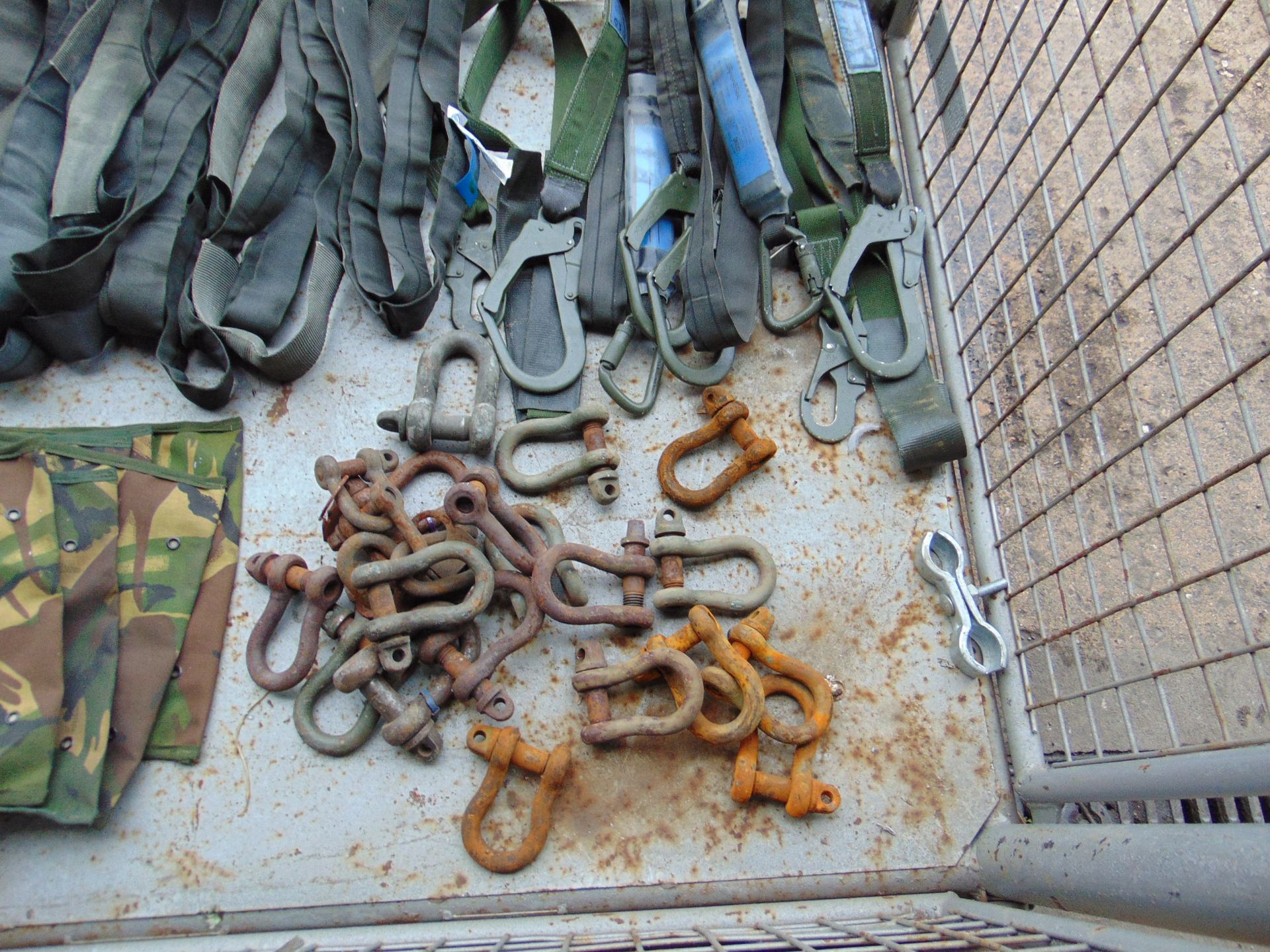 1 x Stillage of Recovery Strops Shackles etc - Image 3 of 5