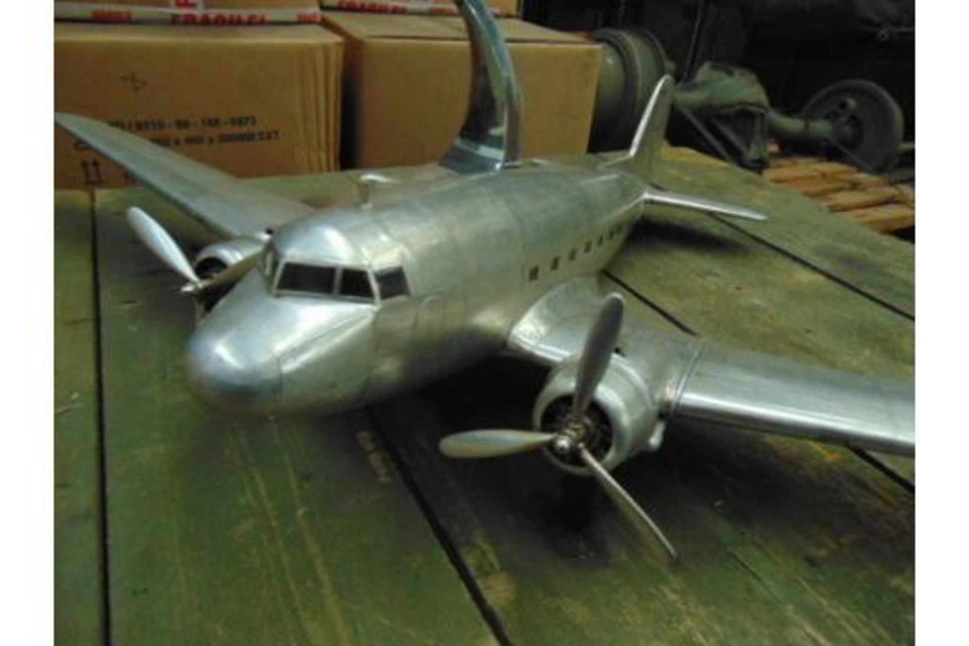 BEAUTIFUL DOUGLAS DAKOTA DC-3 ALUMINIUM SCALE MODEL - Image 2 of 7