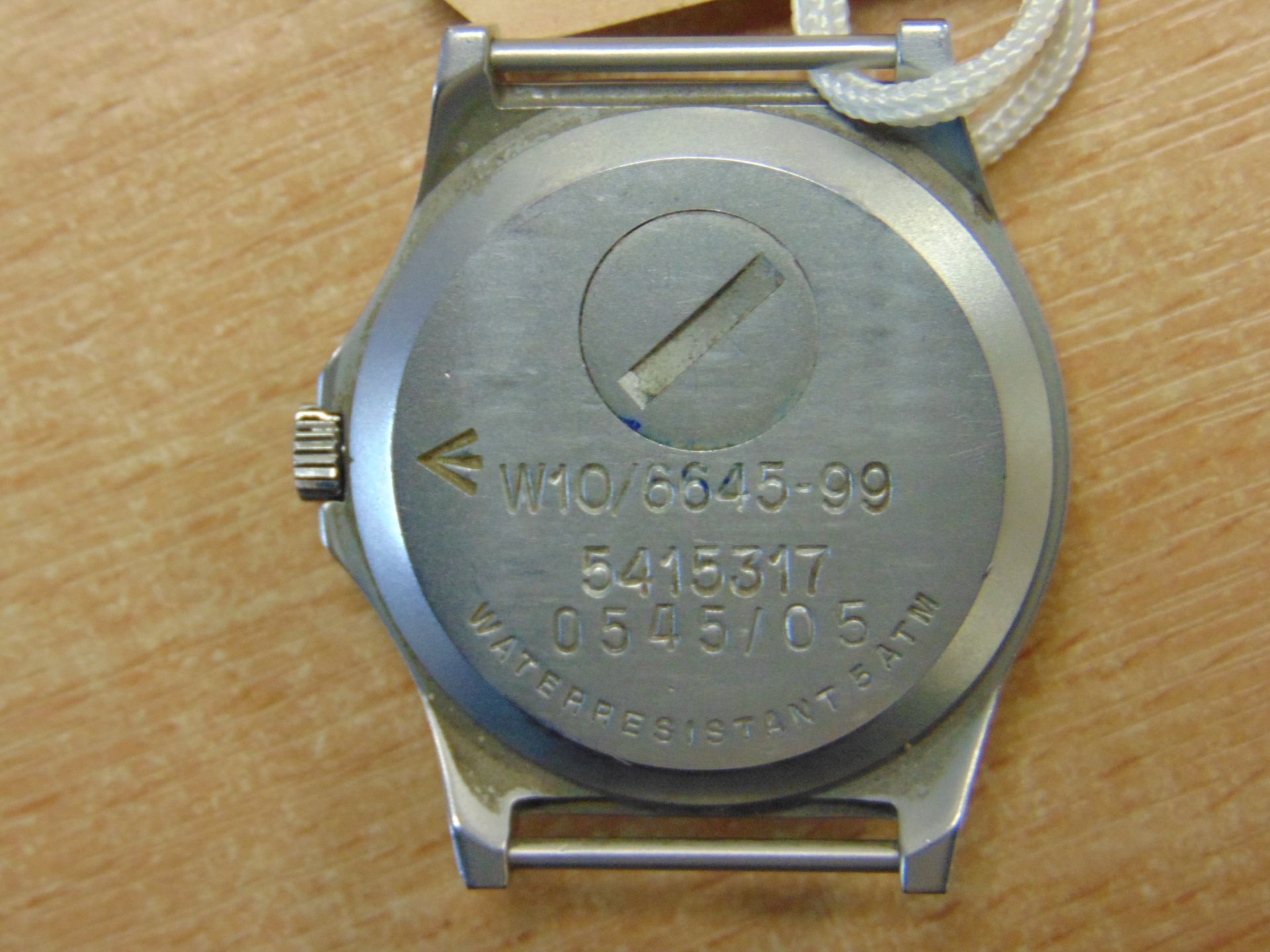 CWC W10 BRITISH ARMY SERVICE WATCH -WATER RESISTANT TO 5 ATM NATO MARKS DATE 2005 *CHIP IN GLASS* - Image 4 of 7