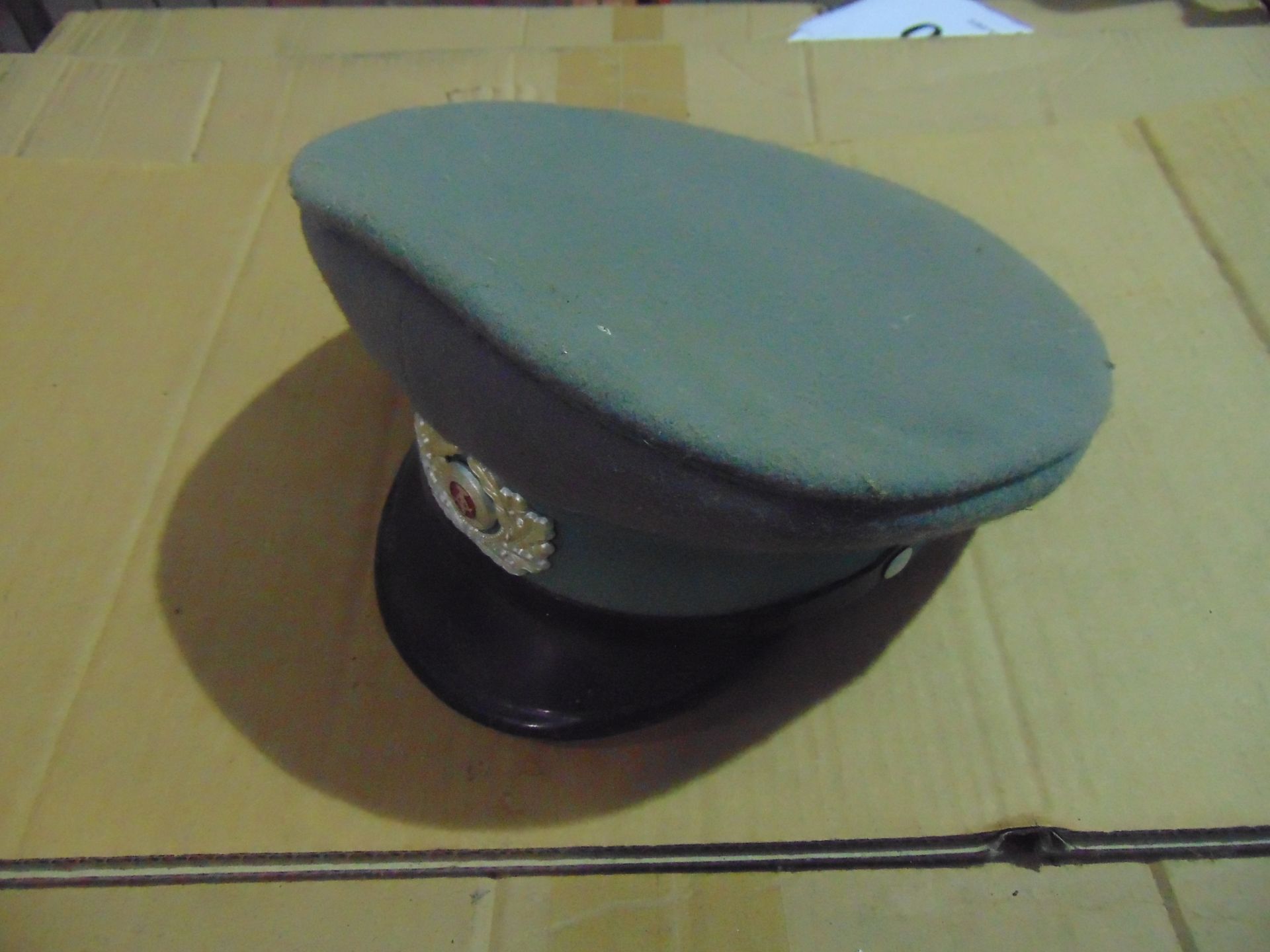 RARE EAST GERMAN NVA HAT WITH ORIGINAL BADGE - EXCELLENT CONDITION - Image 3 of 9