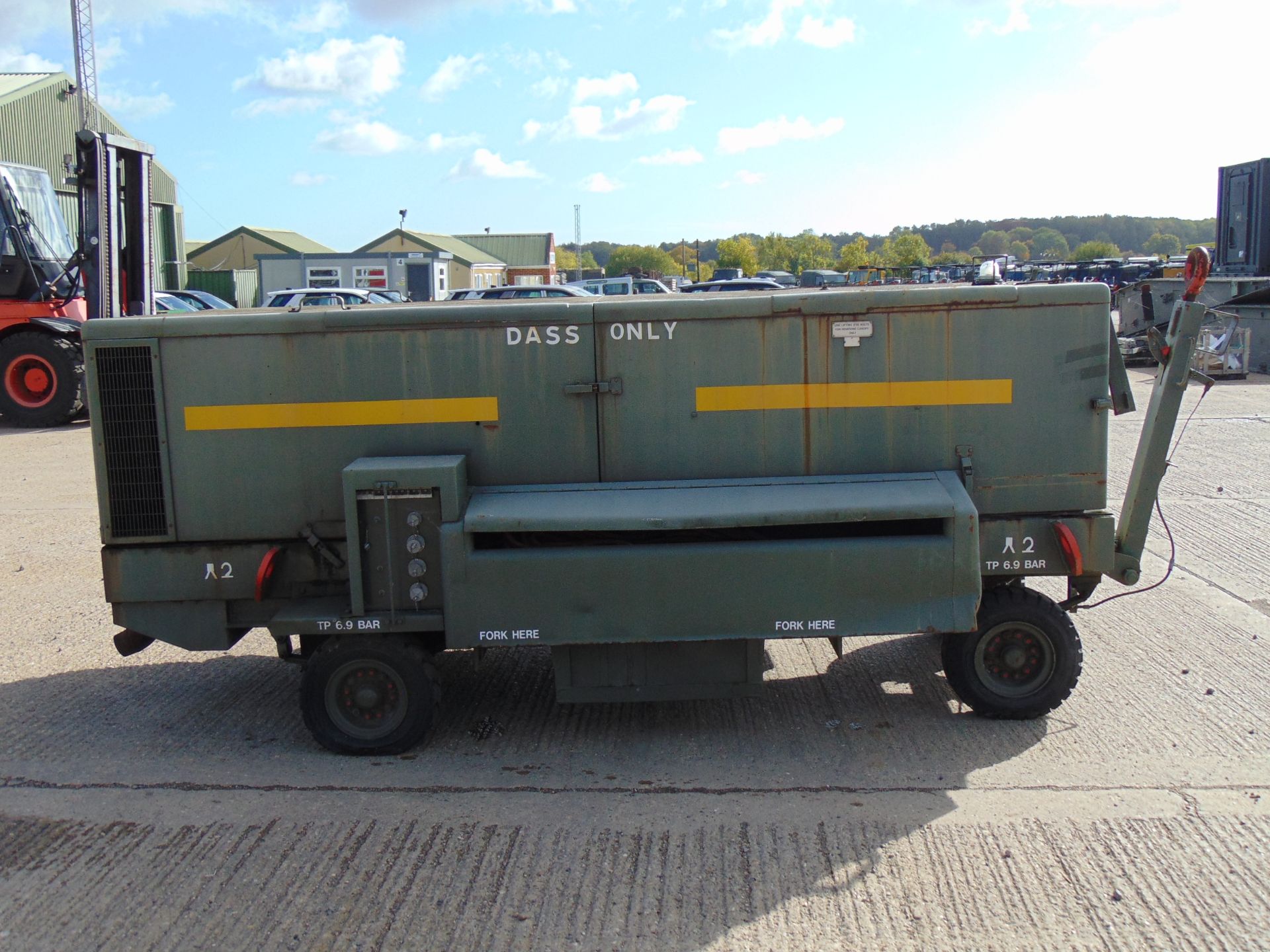 Houchin Twin Axle 60 KVA 48KW Aircraft Ground Power Unit c/w Cummins Engine - Image 5 of 17