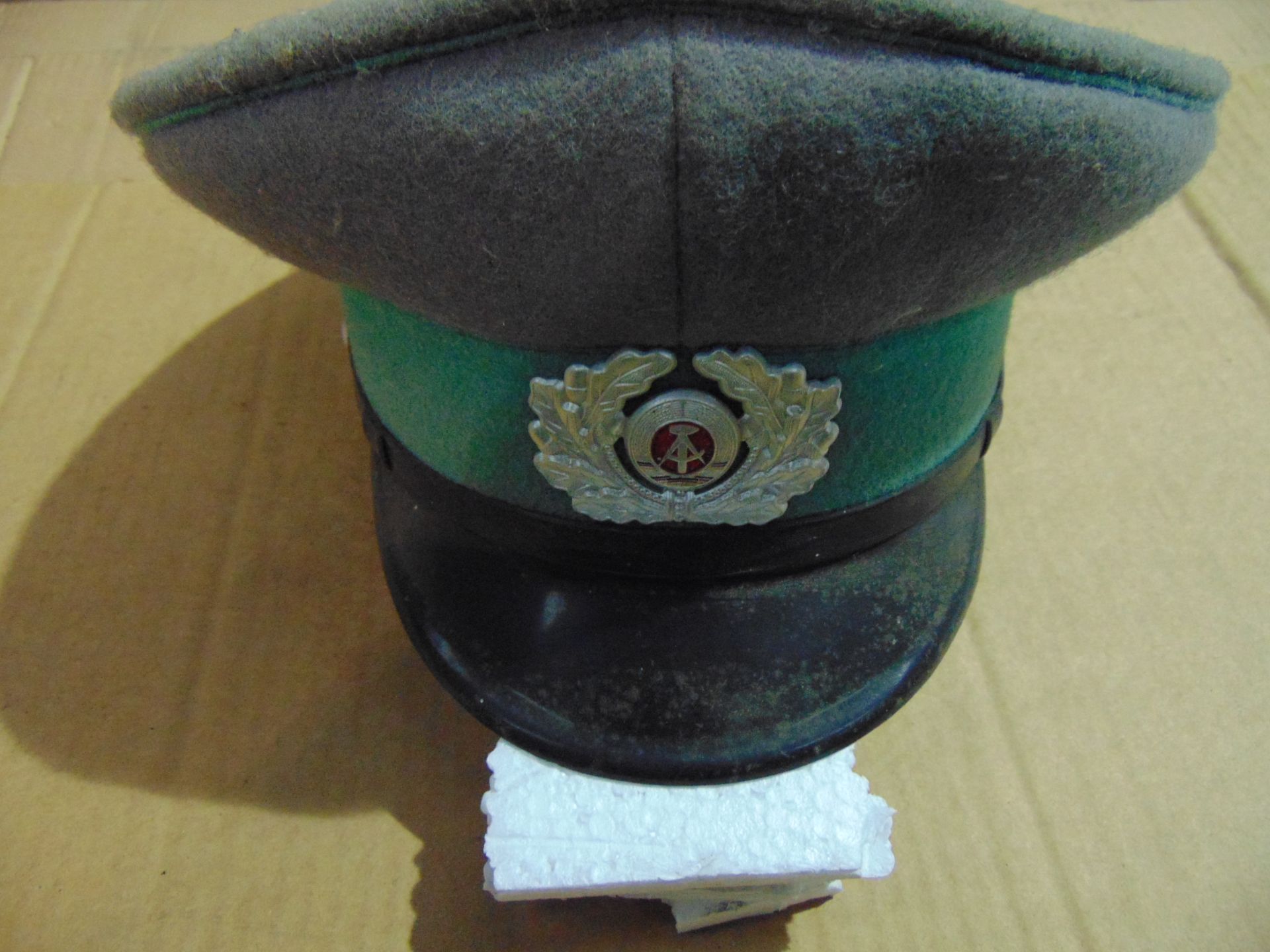 RARE EAST GERMAN NVA HAT WITH ORIGINAL BADGE - EXCELLENT CONDITION - Image 6 of 9