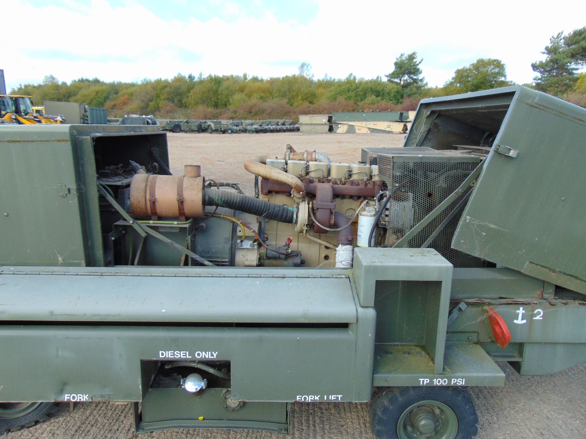 Houchin Twin Axle 60 KVA 48KW Aircraft Ground Power Unit c/w Cummins Engine - Image 11 of 19